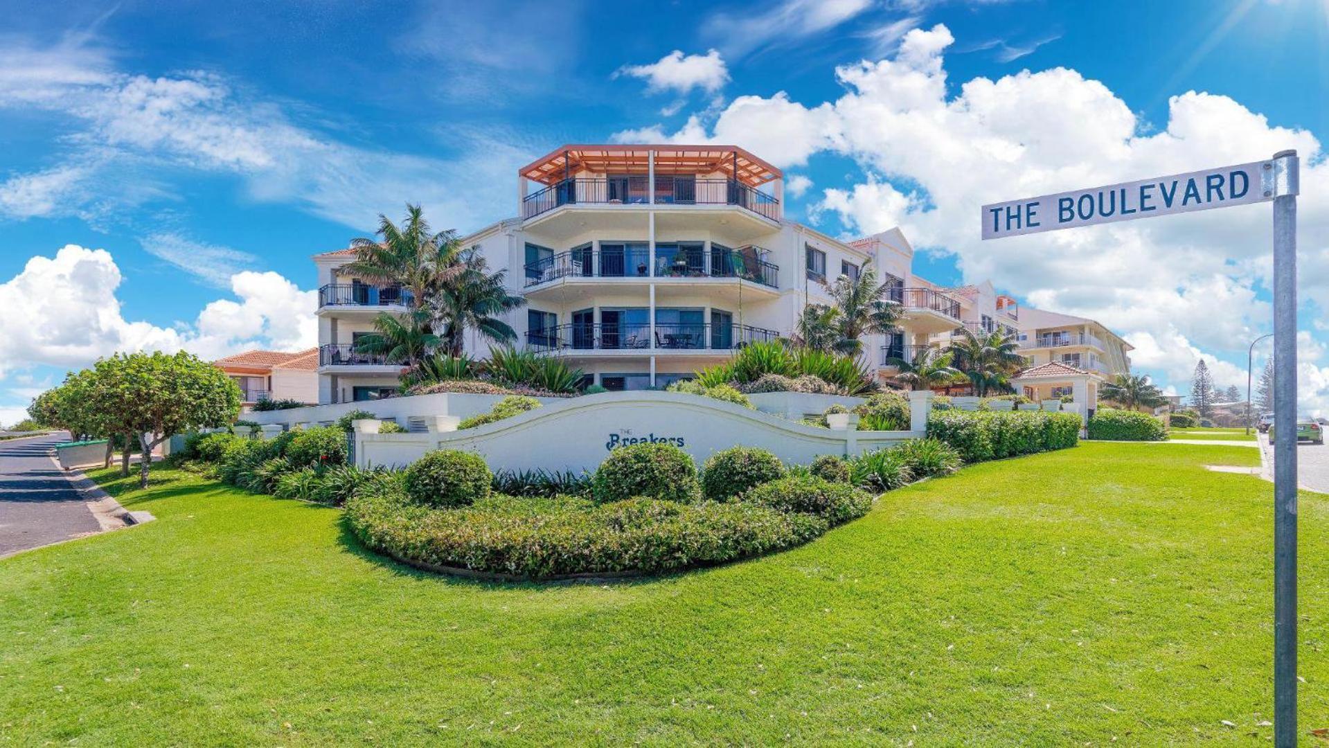 Hotel Breakers Block 5 Unit 6 - Image 1