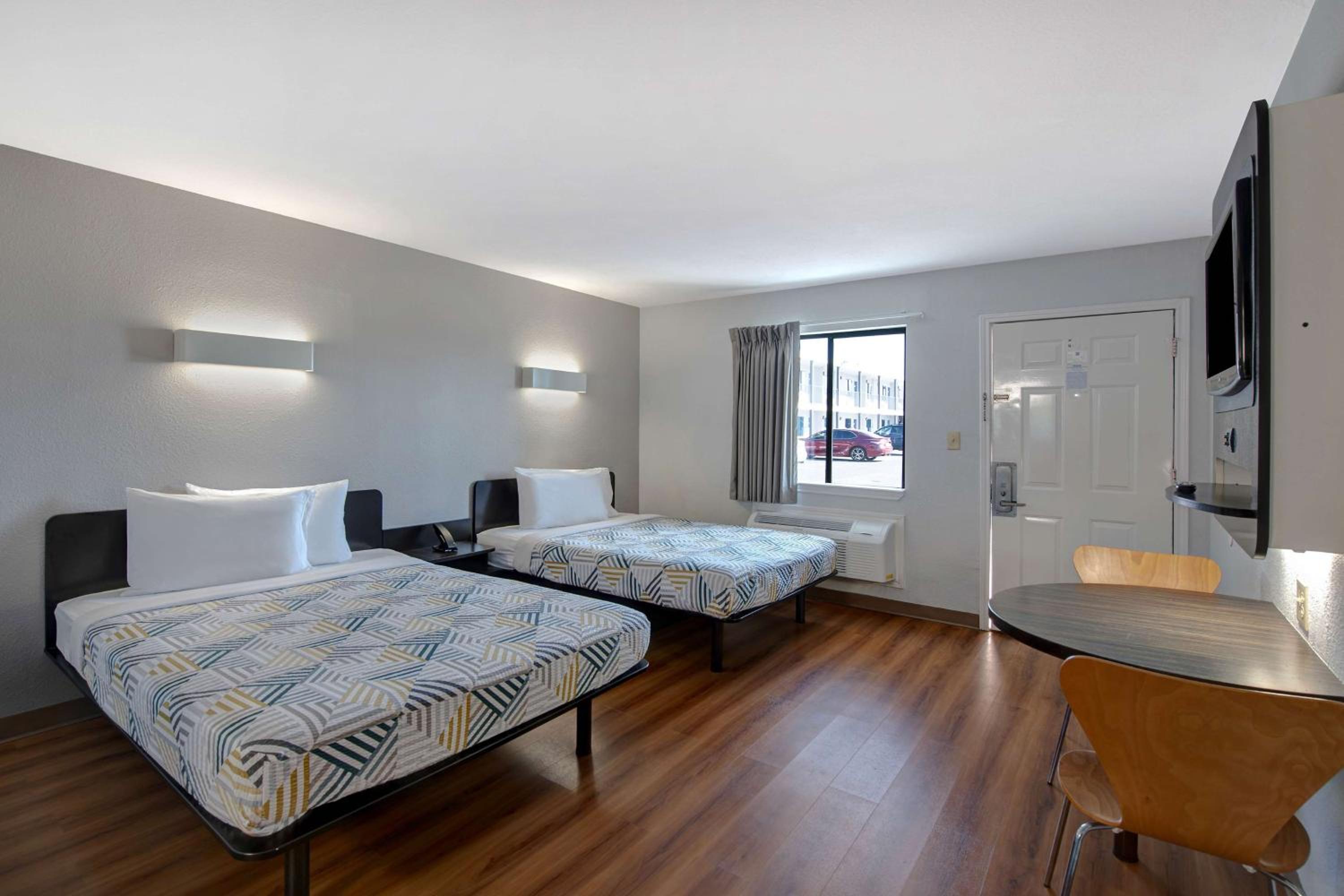 Sulphur Springs Vacations - Motel 6-Sulphur Springs, TX - Property Image 1