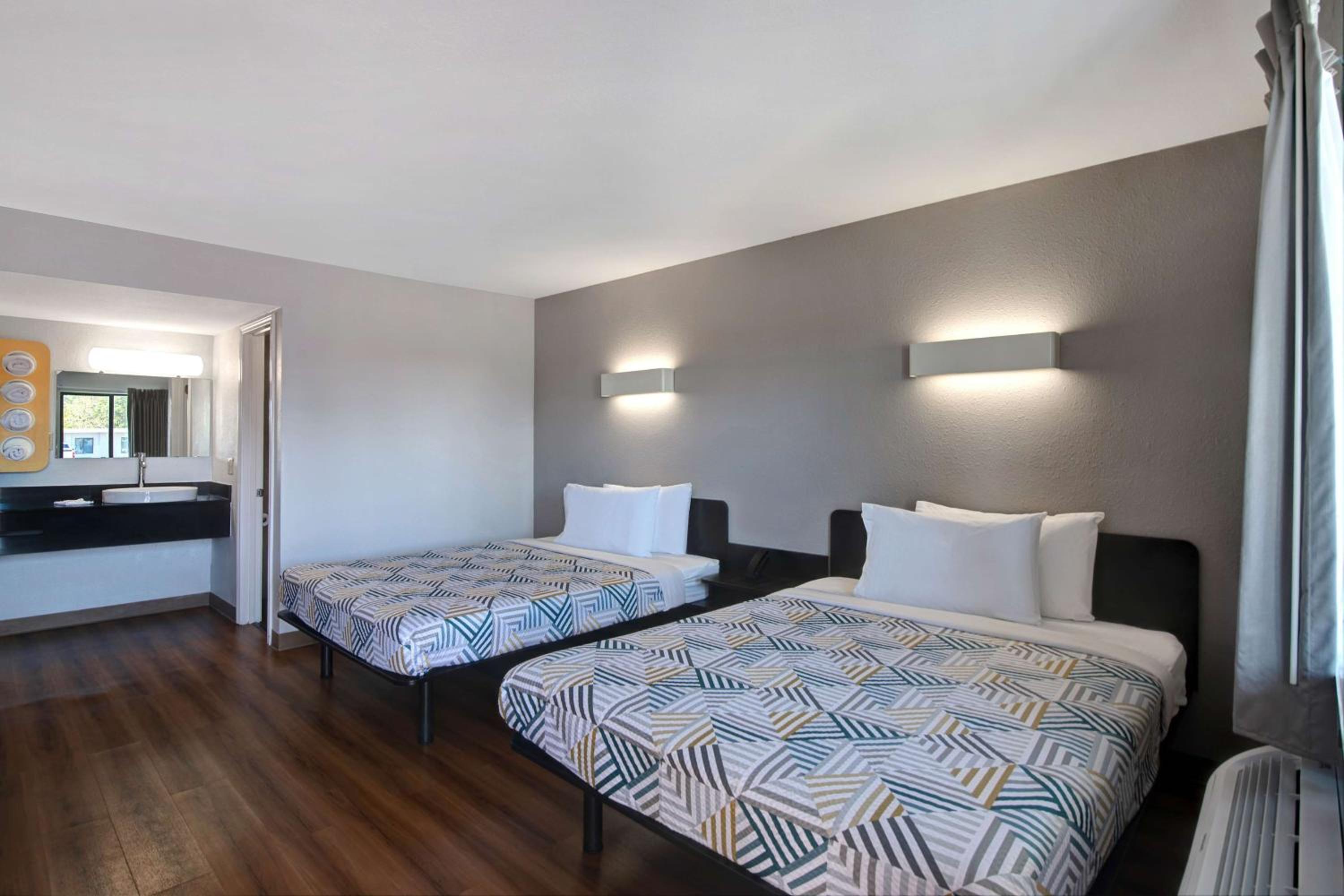 Sulphur Springs Vacations - Motel 6-Sulphur Springs, TX - Property Image 12