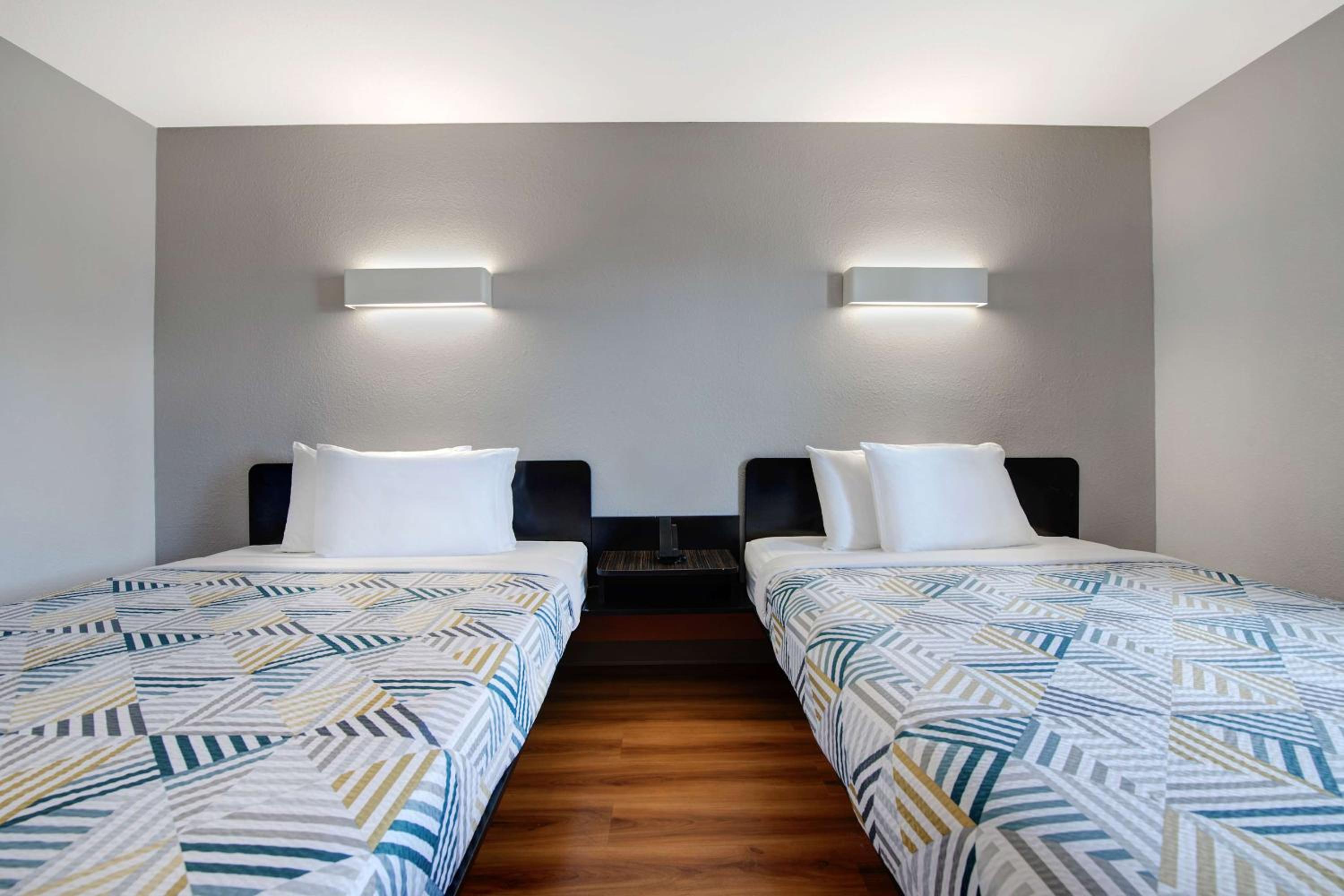 Sulphur Springs Vacations - Motel 6-Sulphur Springs, TX - Property Image 11