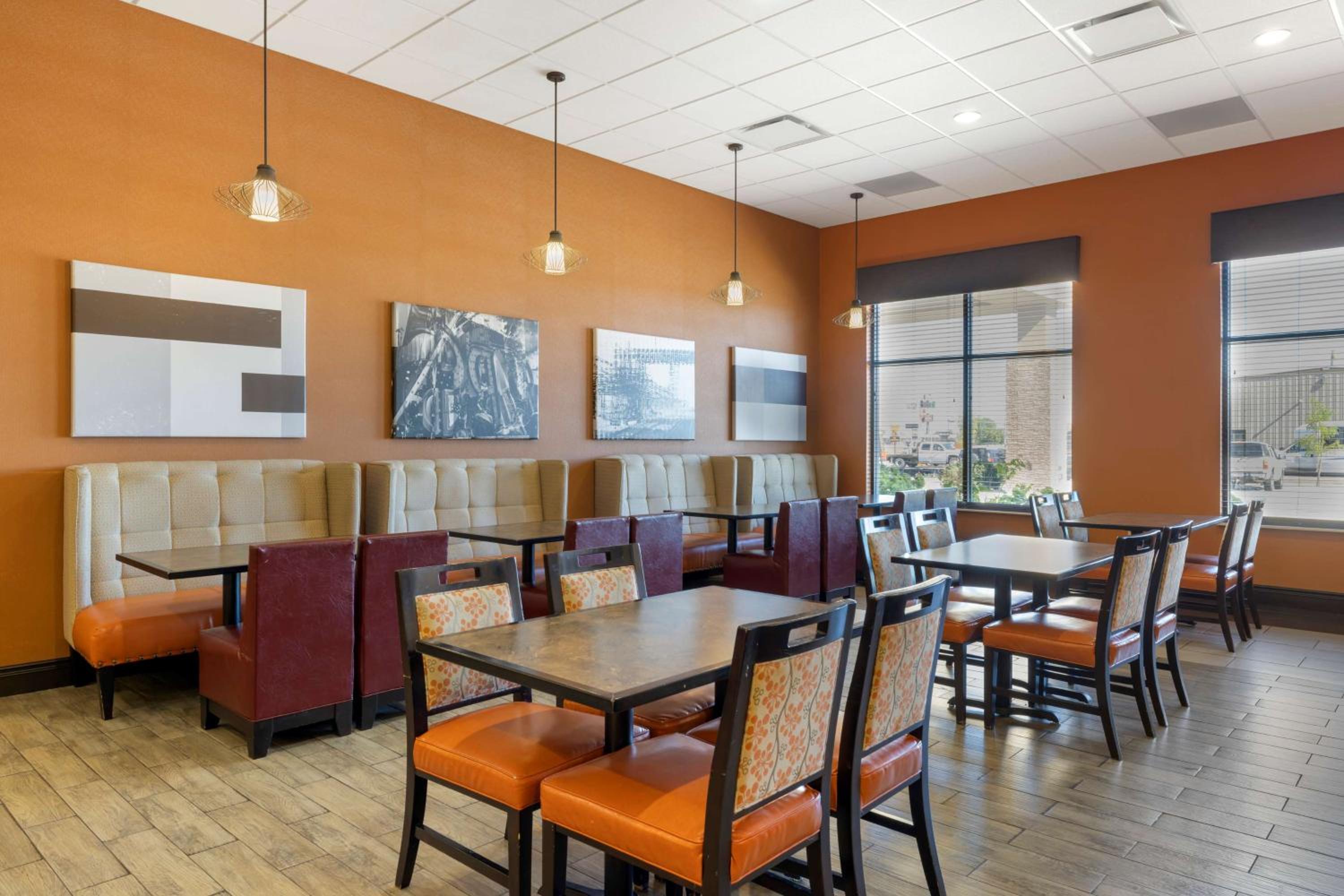 North Platte Vacations - Best Western Plus North Platte Inn  Suites - Property Image 4