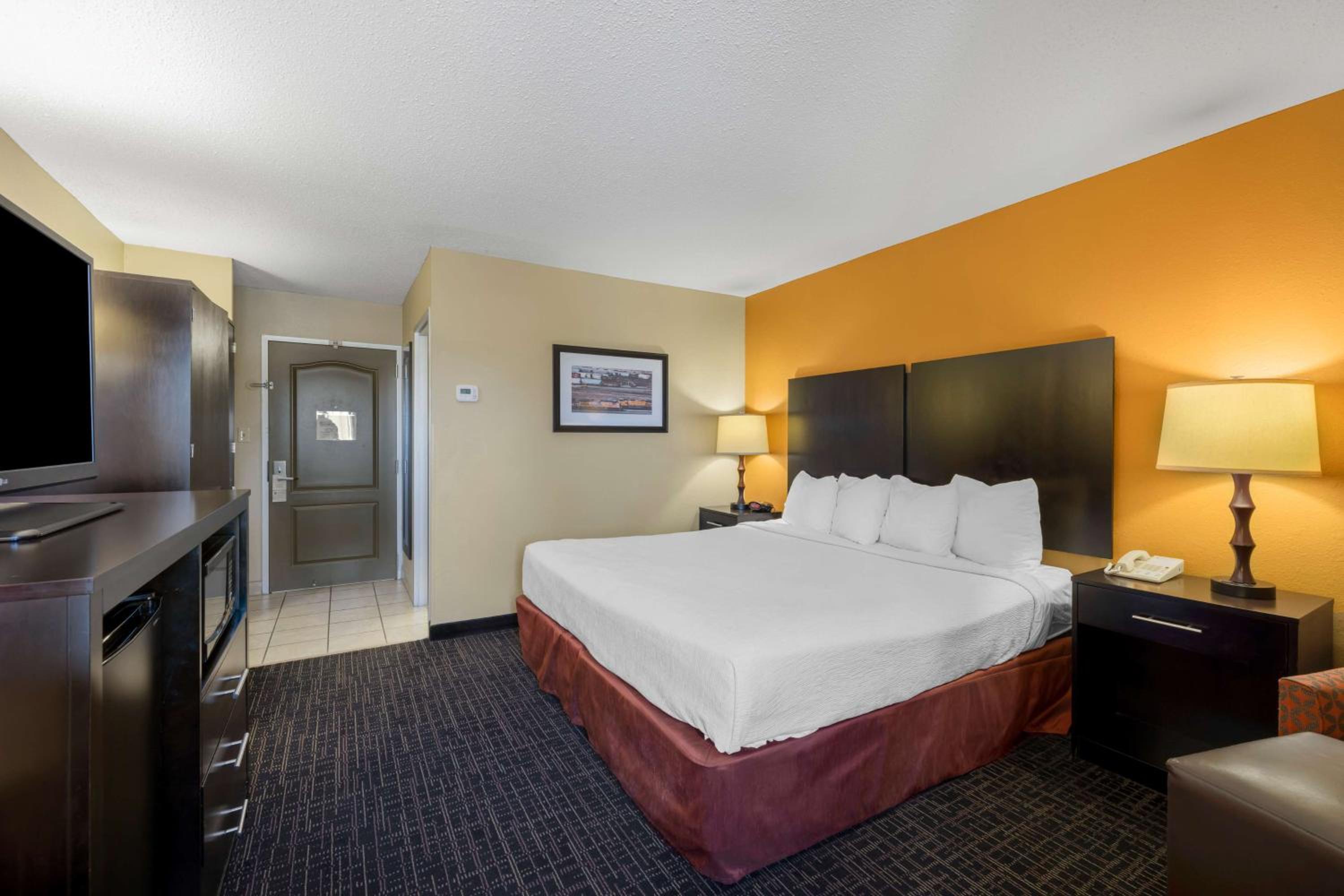 North Platte Vacations - Best Western Plus North Platte Inn  Suites - Property Image 10