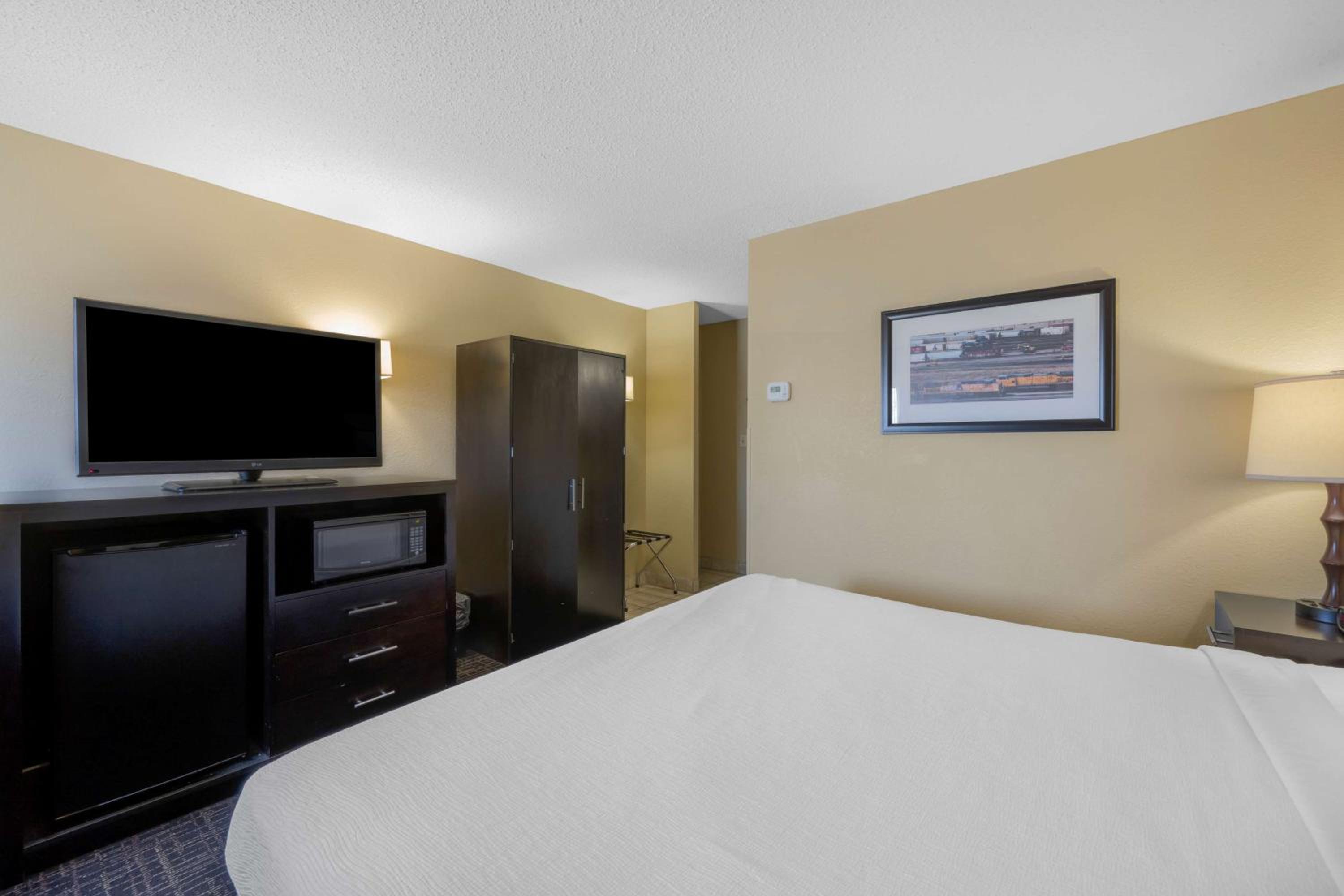 North Platte Vacations - Best Western Plus North Platte Inn  Suites - Property Image 11