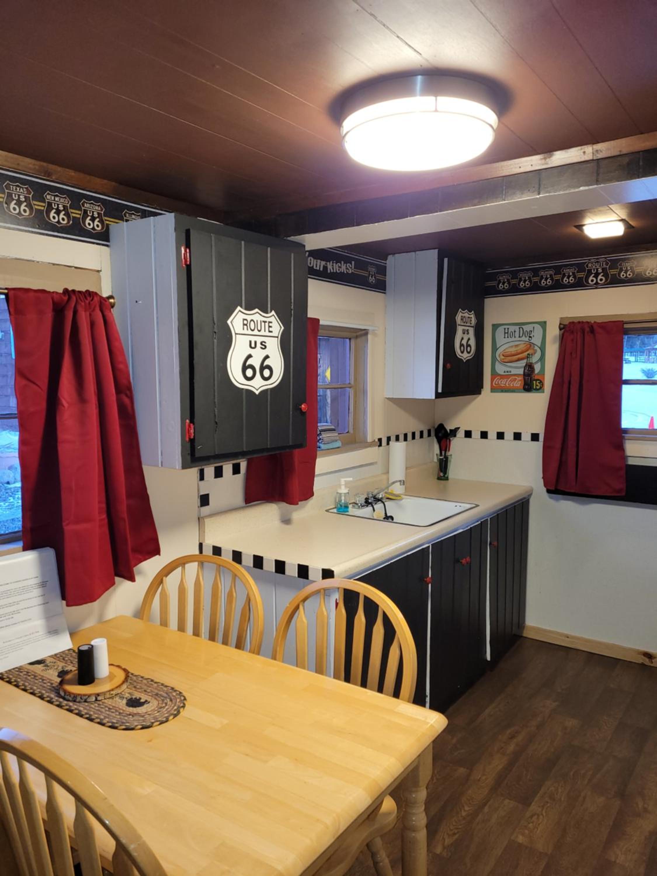 Chinook Cabins & RV Park