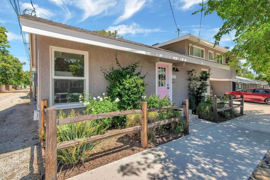 Rosé Getaway Close to Downtown Paso Robles 2 Bed/1 Bath view 3