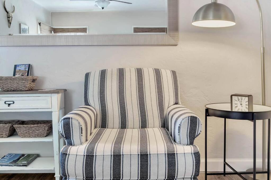 Rosé Getaway Close to Downtown Paso Robles 2 Bed/1 Bath view 4