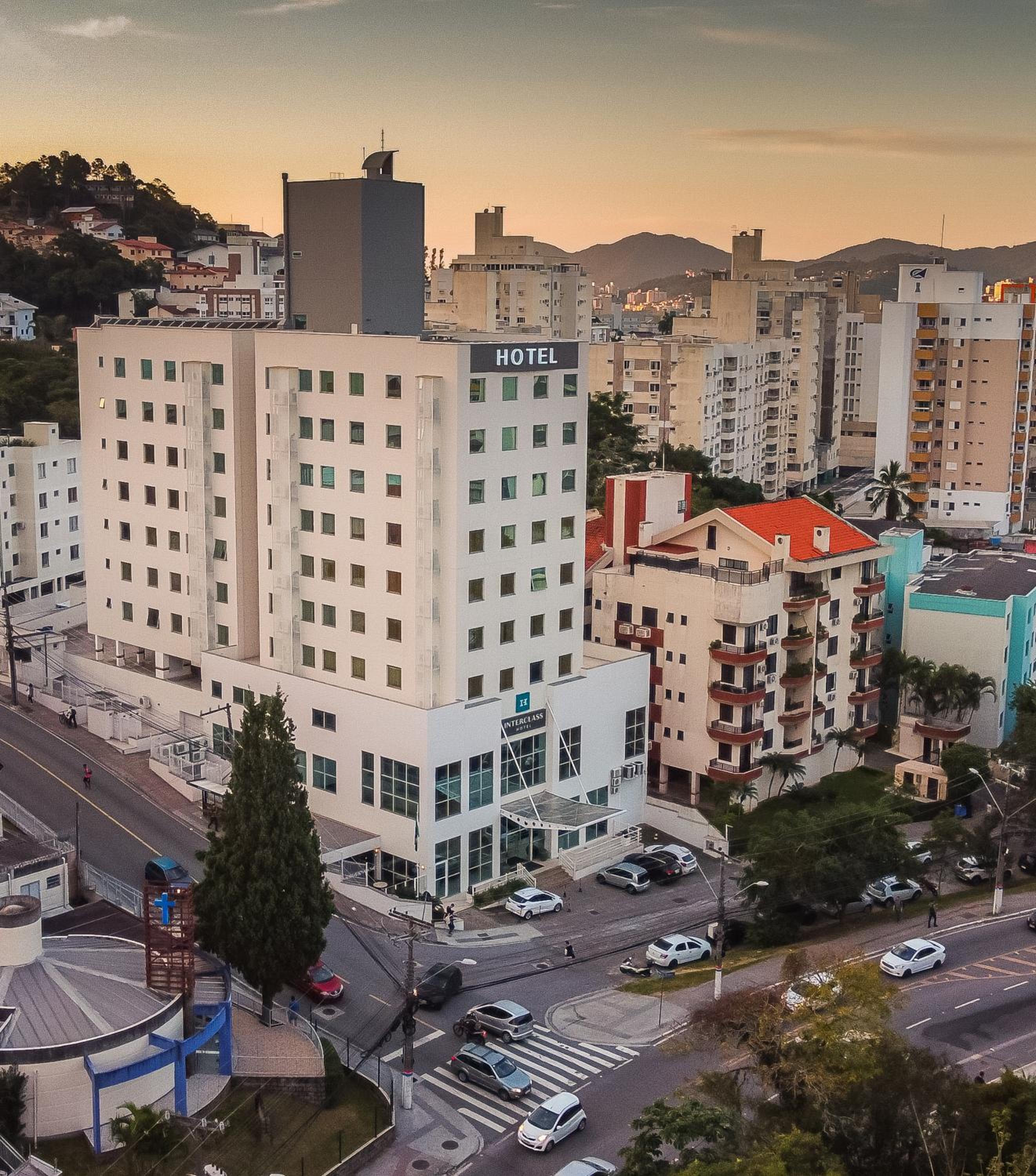 Hotel Interclass Florianópolis - Image 1