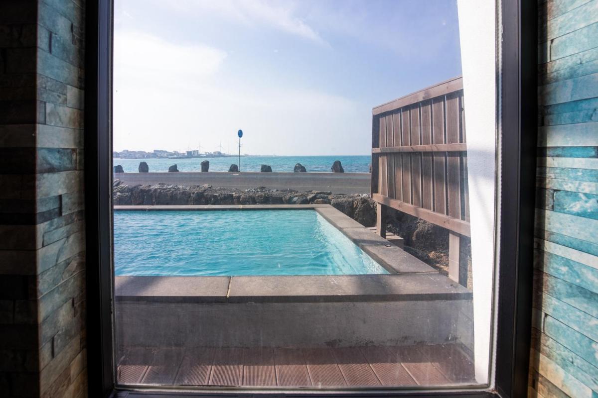 Aqua Beautique Poolvilla, Jeju - 18