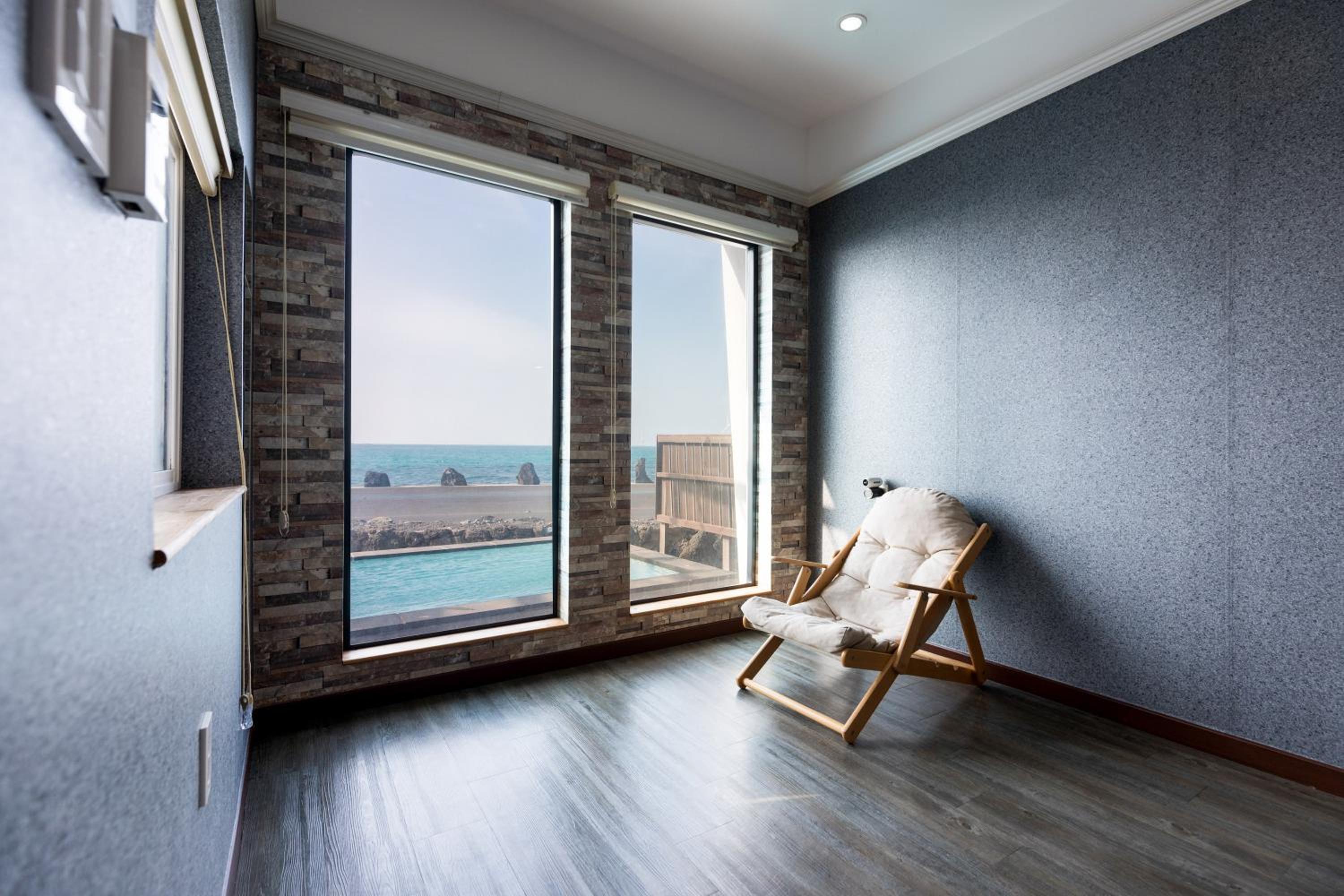 Aqua Beautique Poolvilla, Jeju - 12