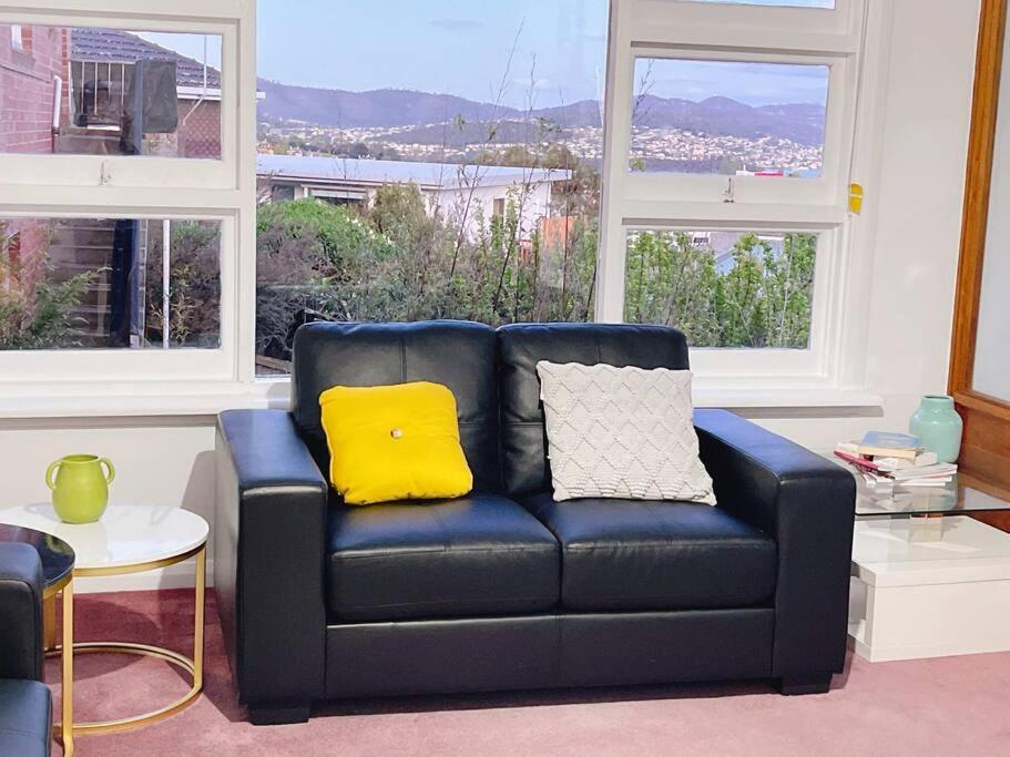 Stunning West Hobart Home- Close to city and shops