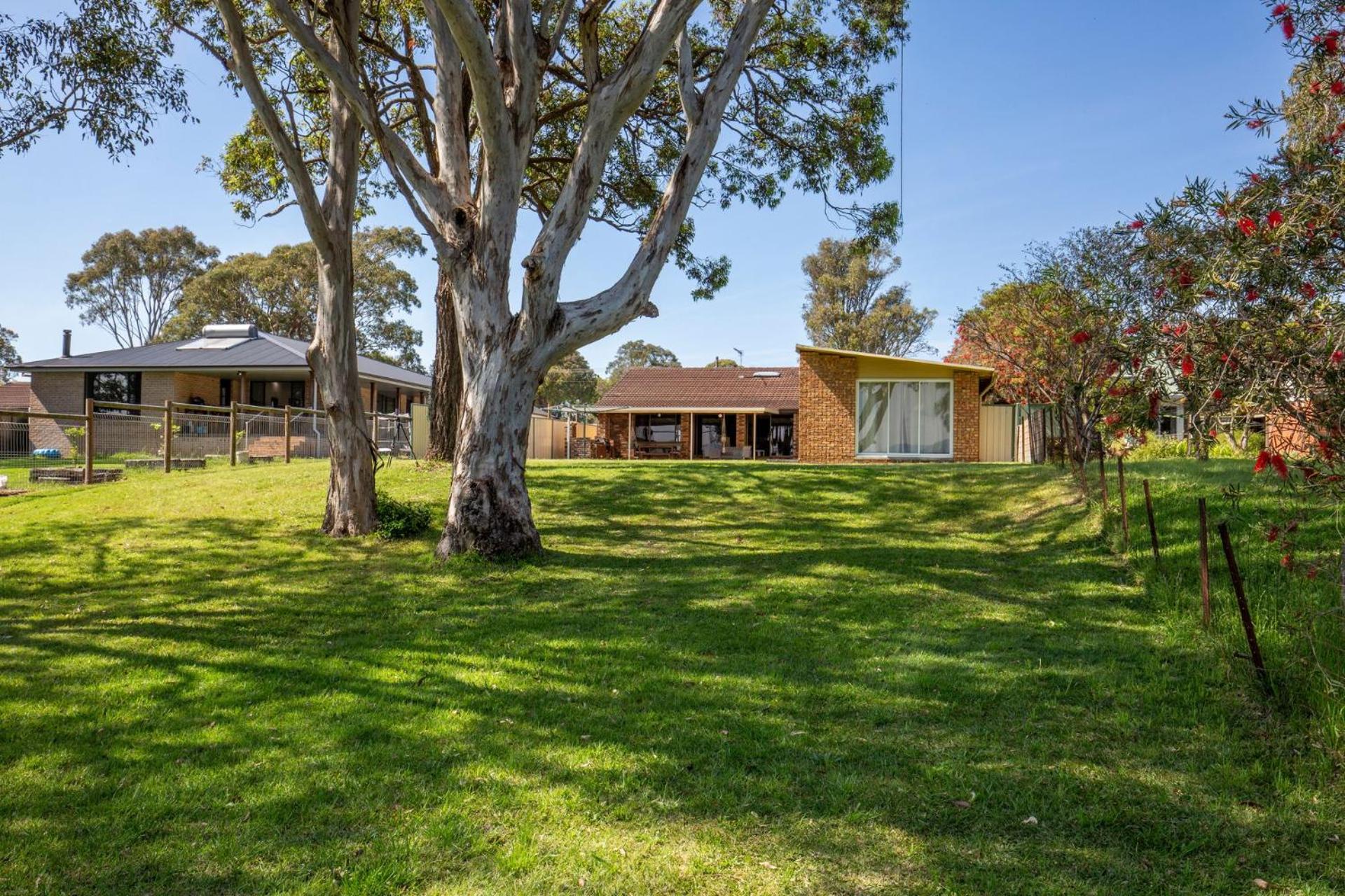 Enchante` - Pet Friendly - Absolute Waterfront - Fireplace
