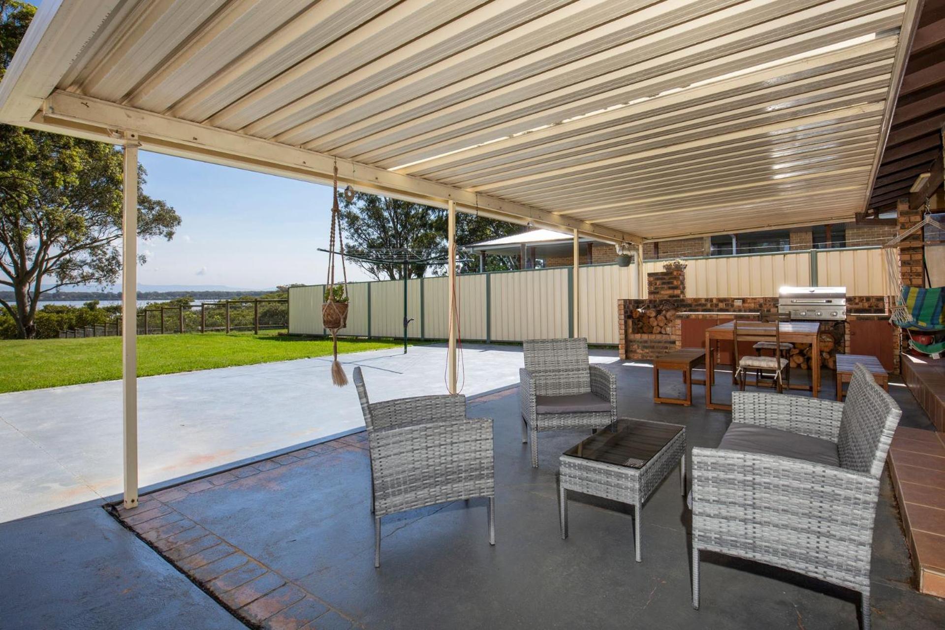 Enchante` - Pet Friendly - Absolute Waterfront - Fireplace