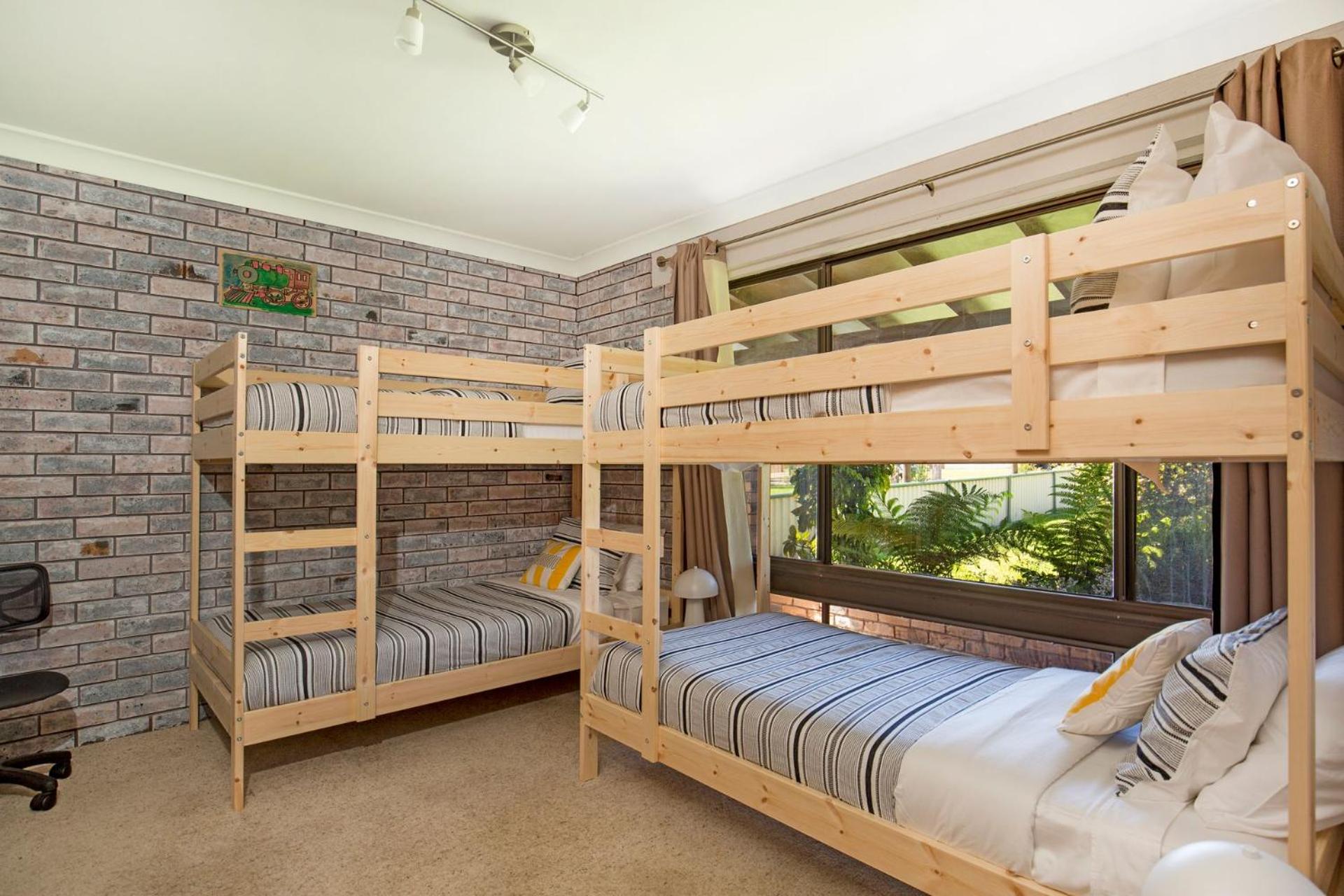 Enchante` - Pet Friendly - Absolute Waterfront - Fireplace