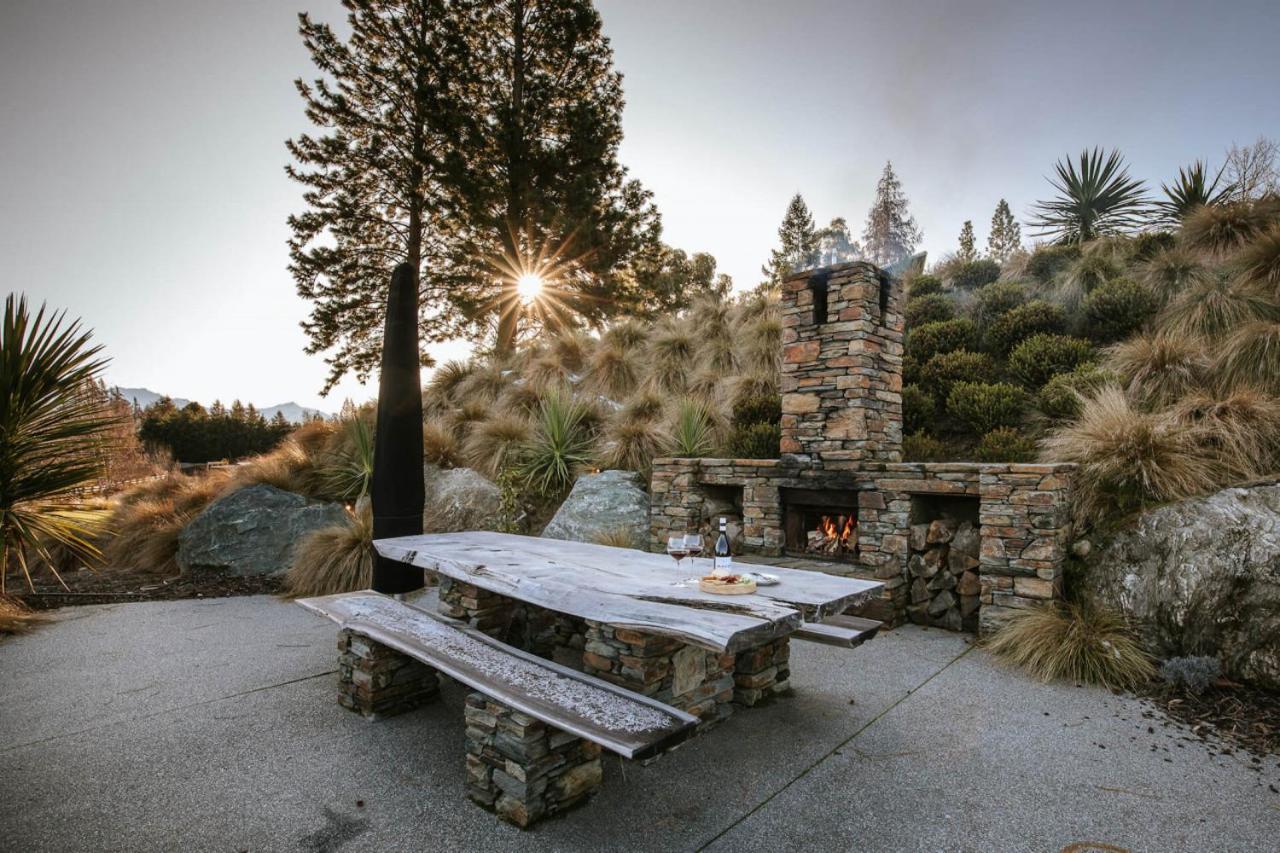Mt Roy Terrace - Sleeps 8 - Mountain Views - Artwork Collection view 3