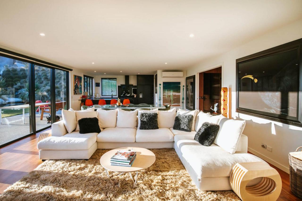 Mt Roy Terrace - Sleeps 8 - Mountain Views - Artwork Collection view 4