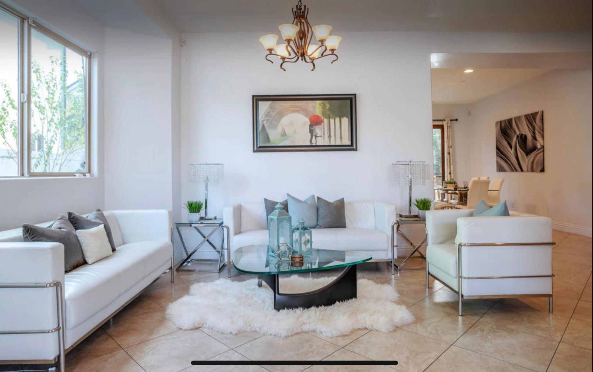 LA Dream Gem - Beautiful Home with Spa