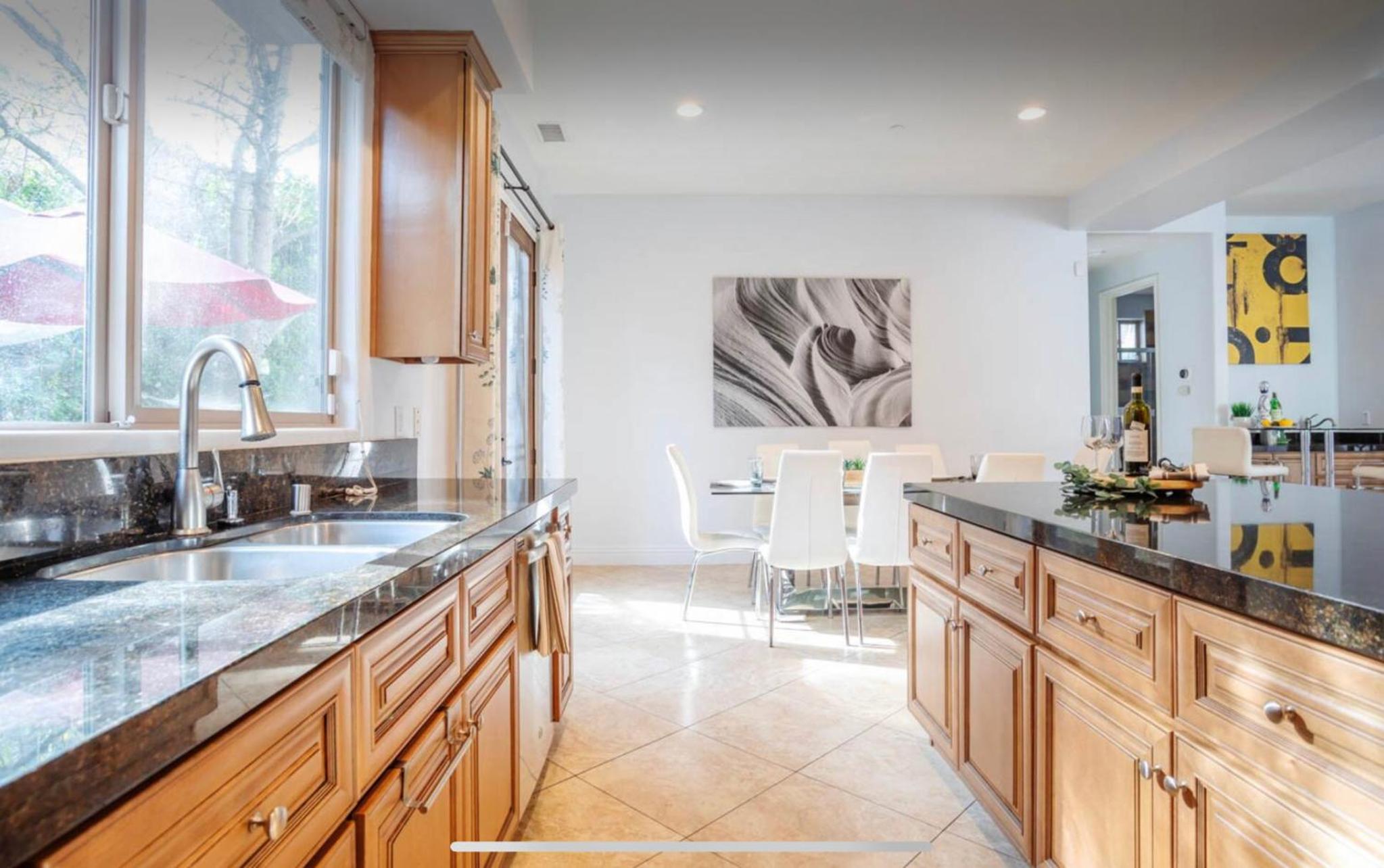 LA Dream Gem - Beautiful Home with Spa