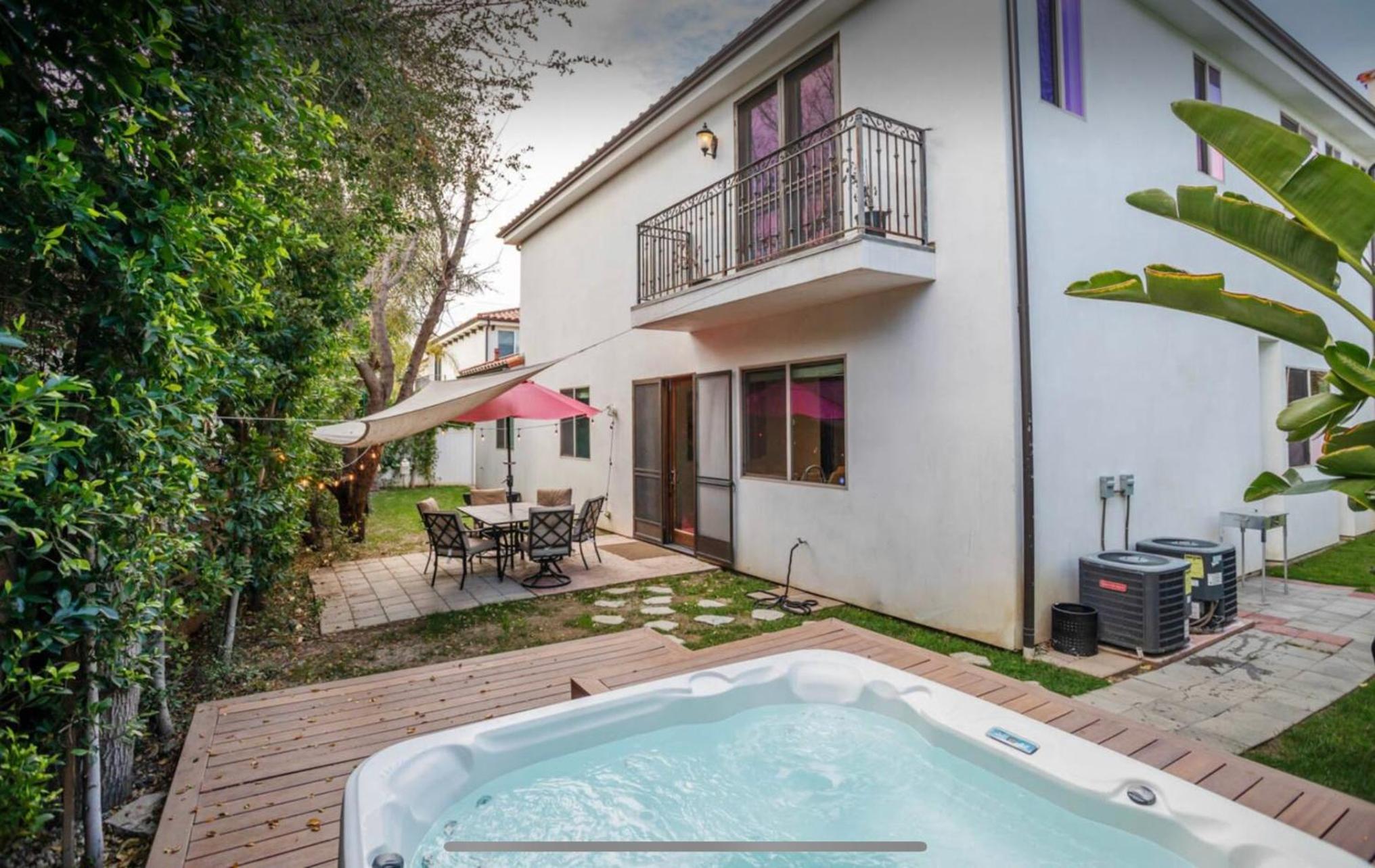LA Dream Gem - Beautiful Home with Spa