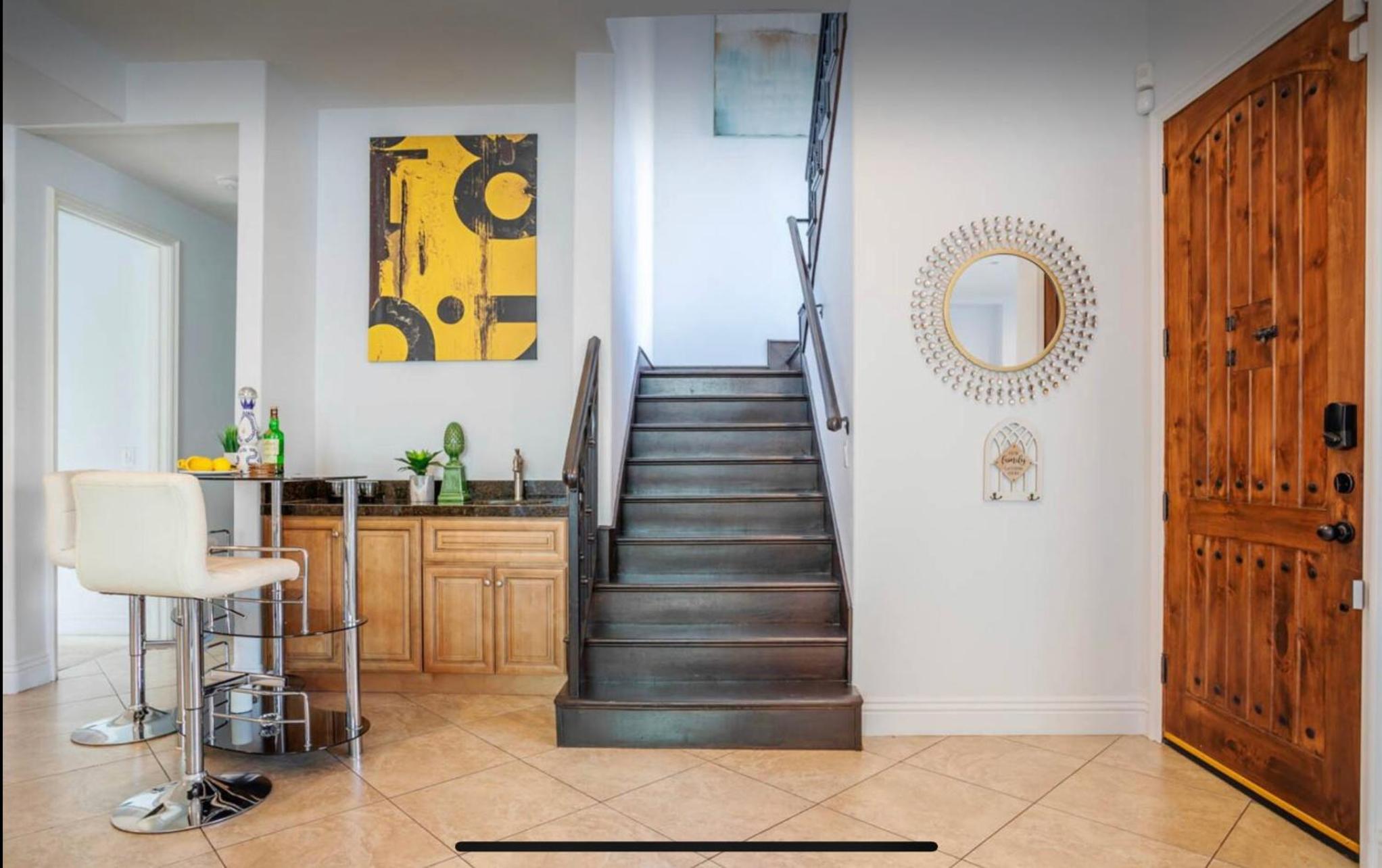 LA Dream Gem - Beautiful Home with Spa