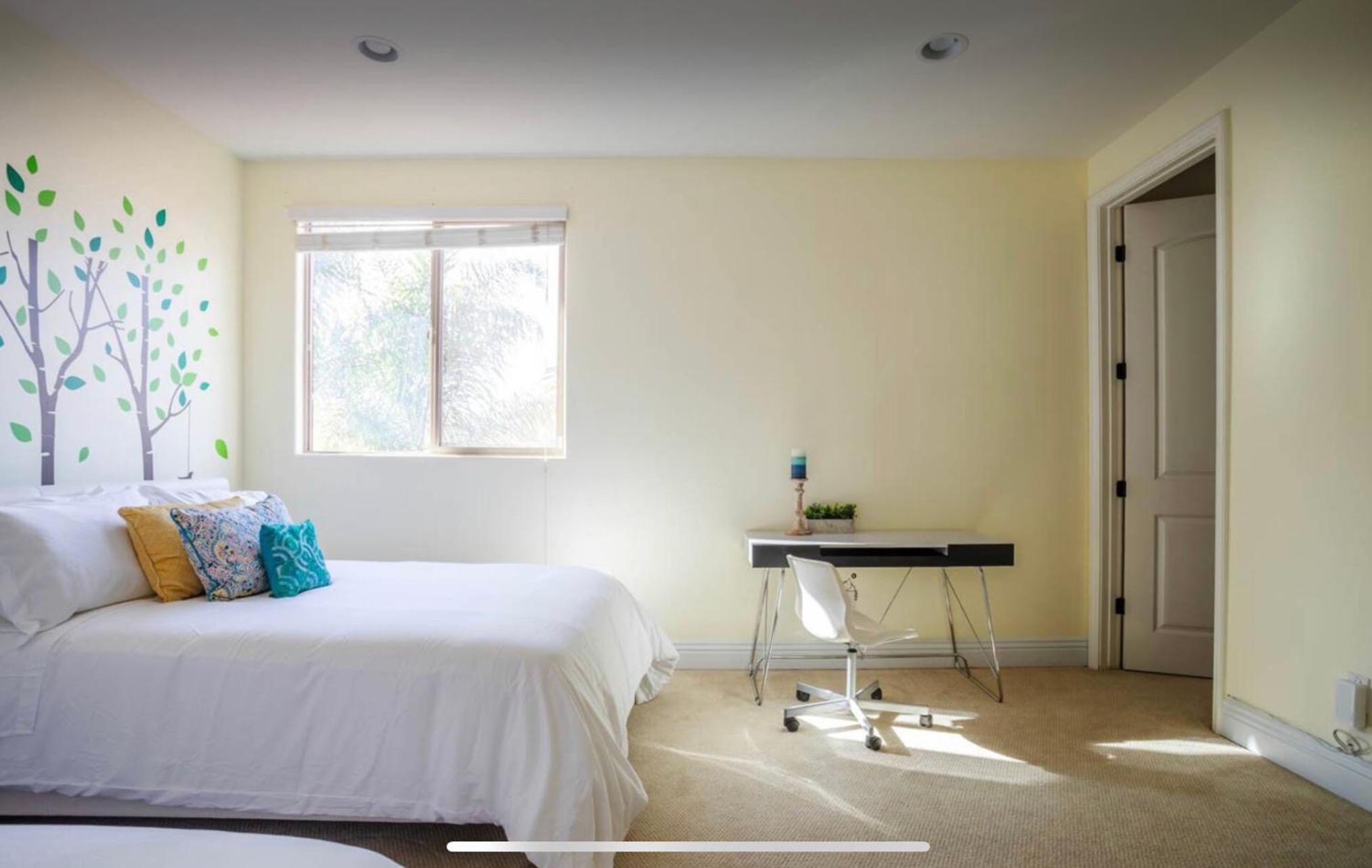LA Dream Gem - Beautiful Home with Spa