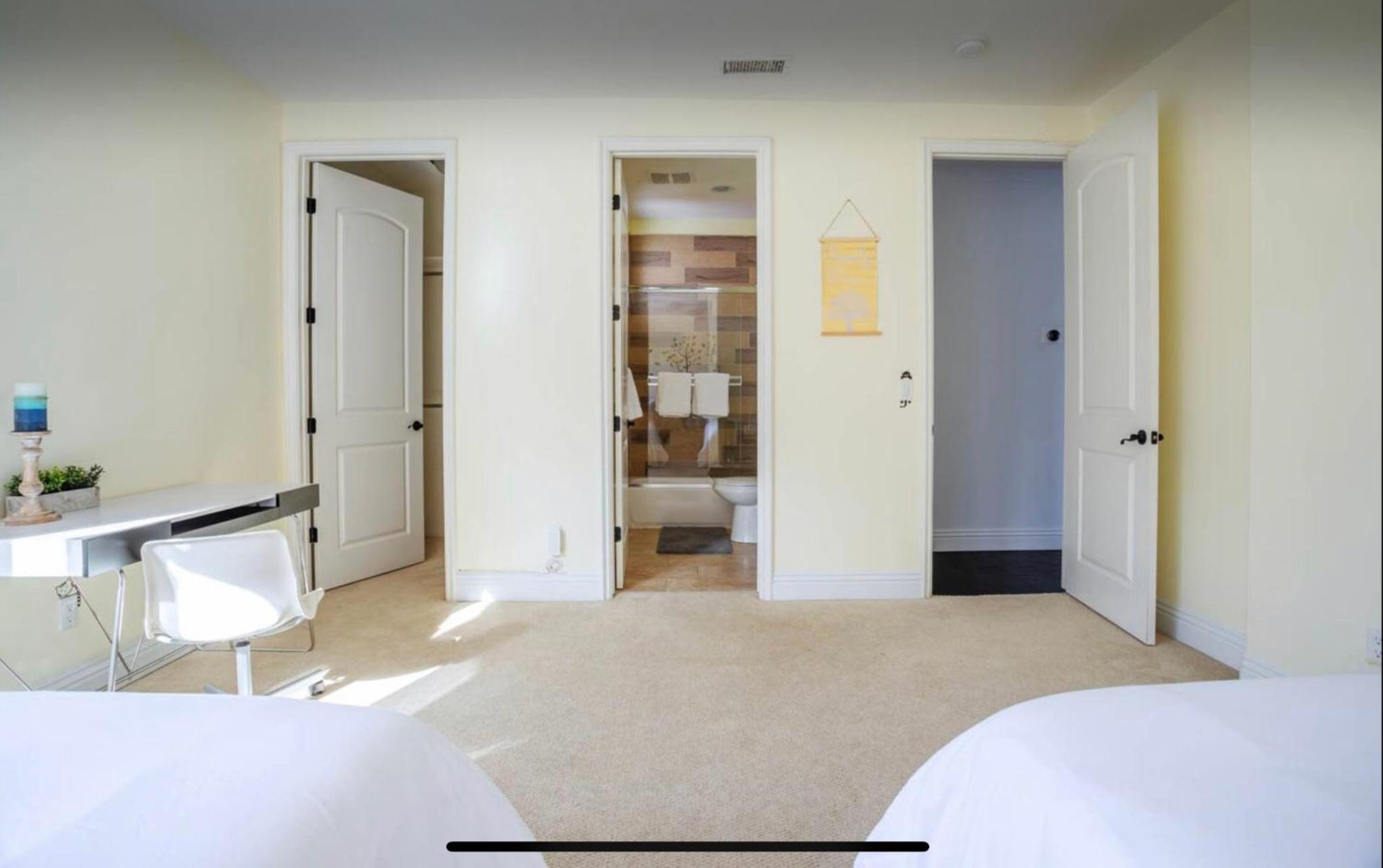LA Dream Gem - Beautiful Home with Spa