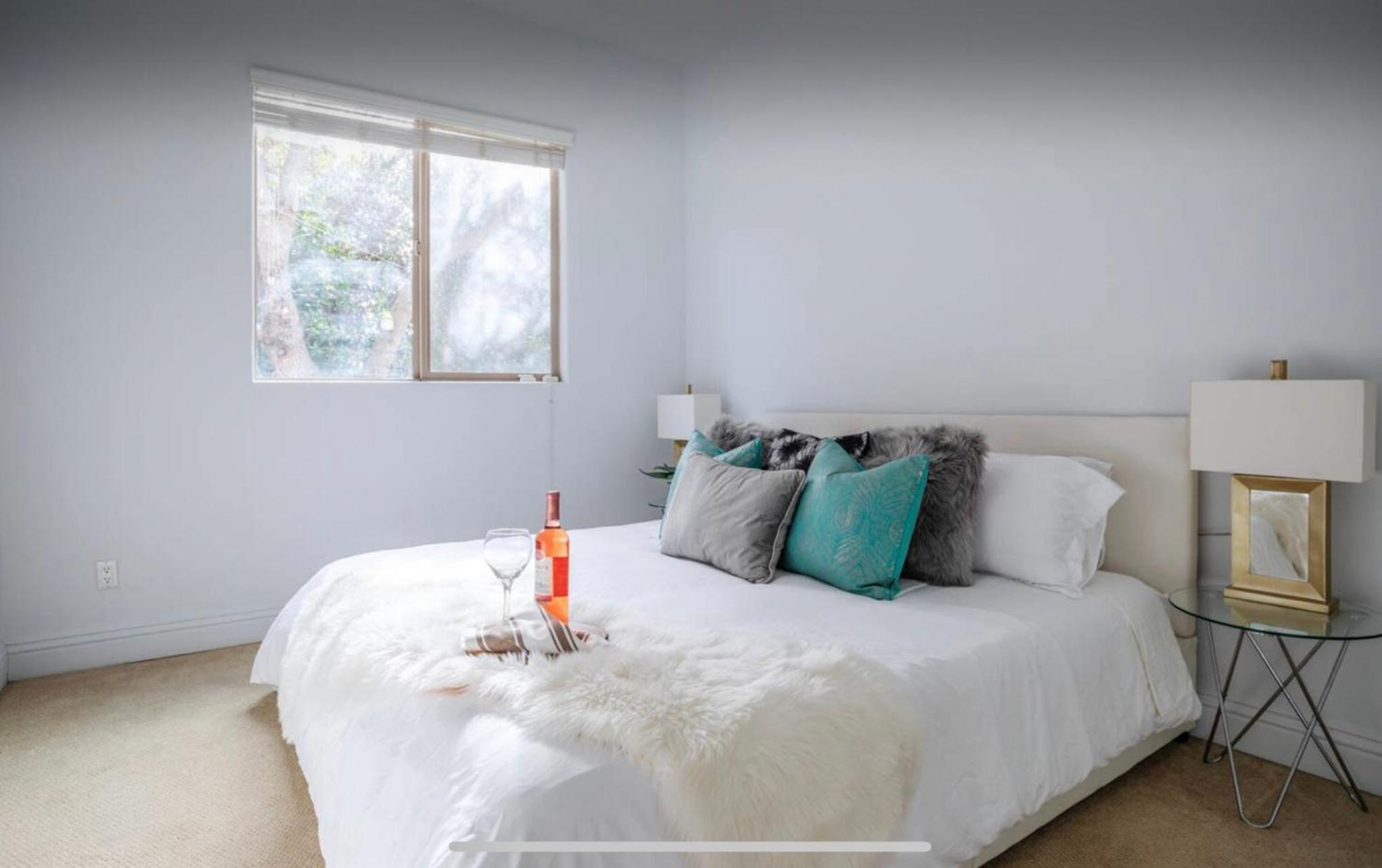 LA Dream Gem - Beautiful Home with Spa