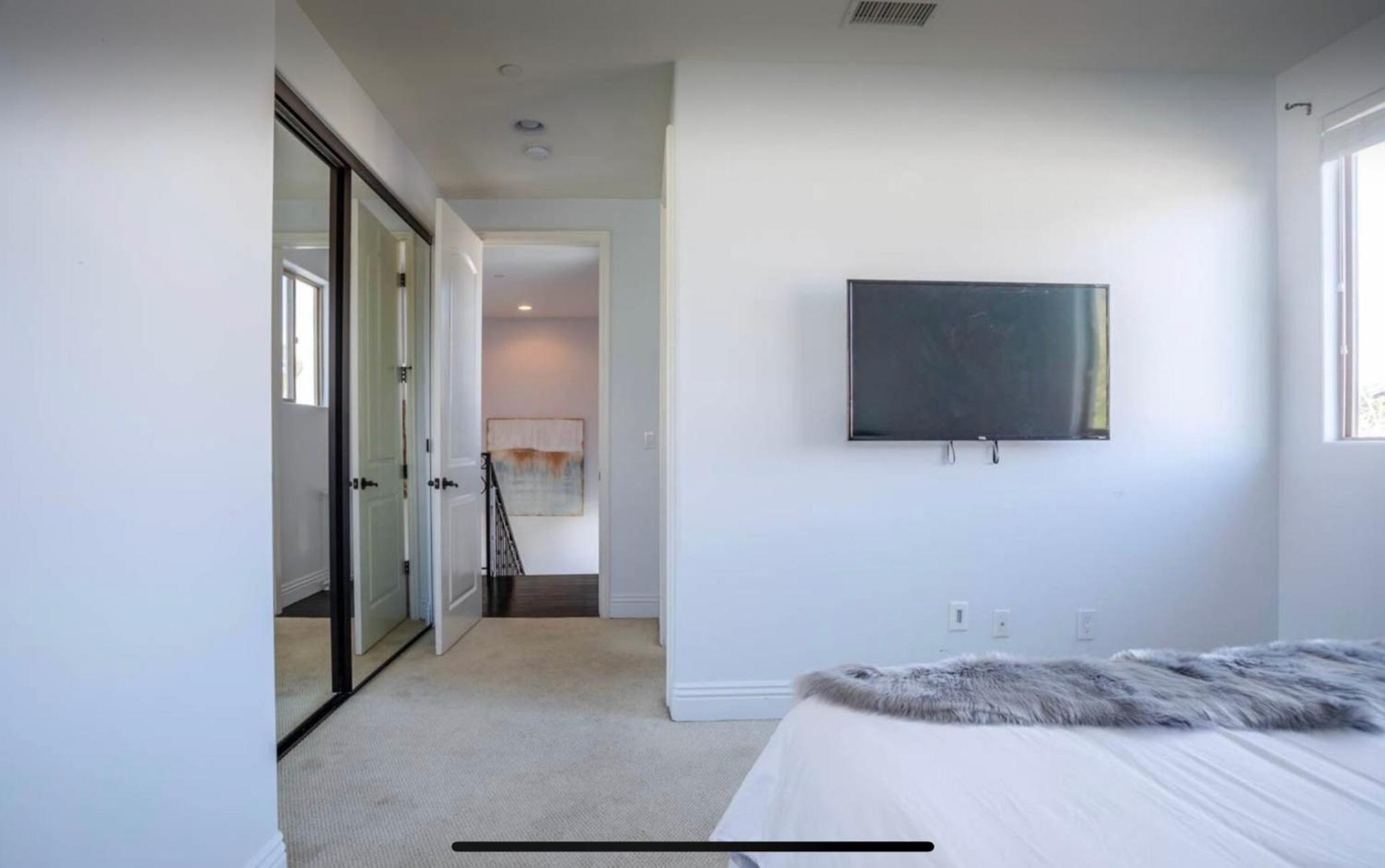 LA Dream Gem - Beautiful Home with Spa