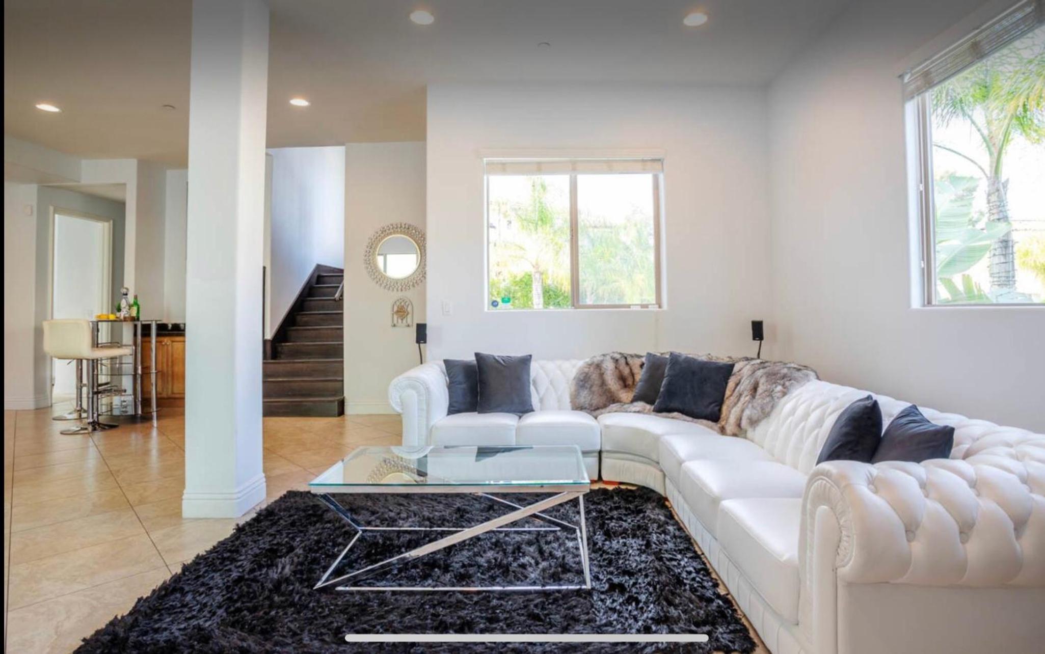 LA Dream Gem - Beautiful Home with Spa