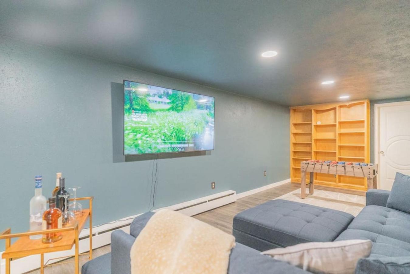 Taku's Contemporary & Stylish Private Retreat
