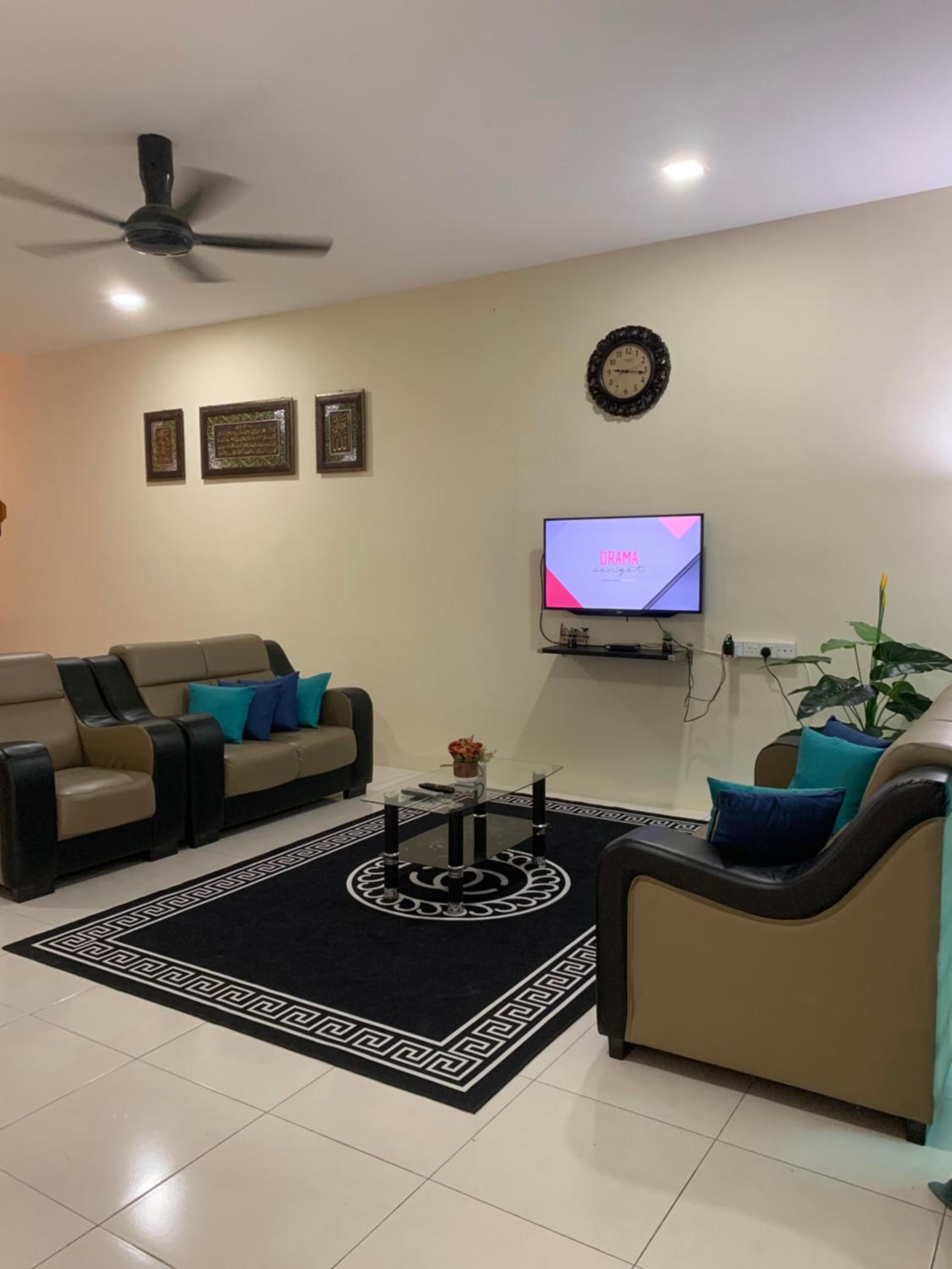 ZillQayyim Homestay photo 2