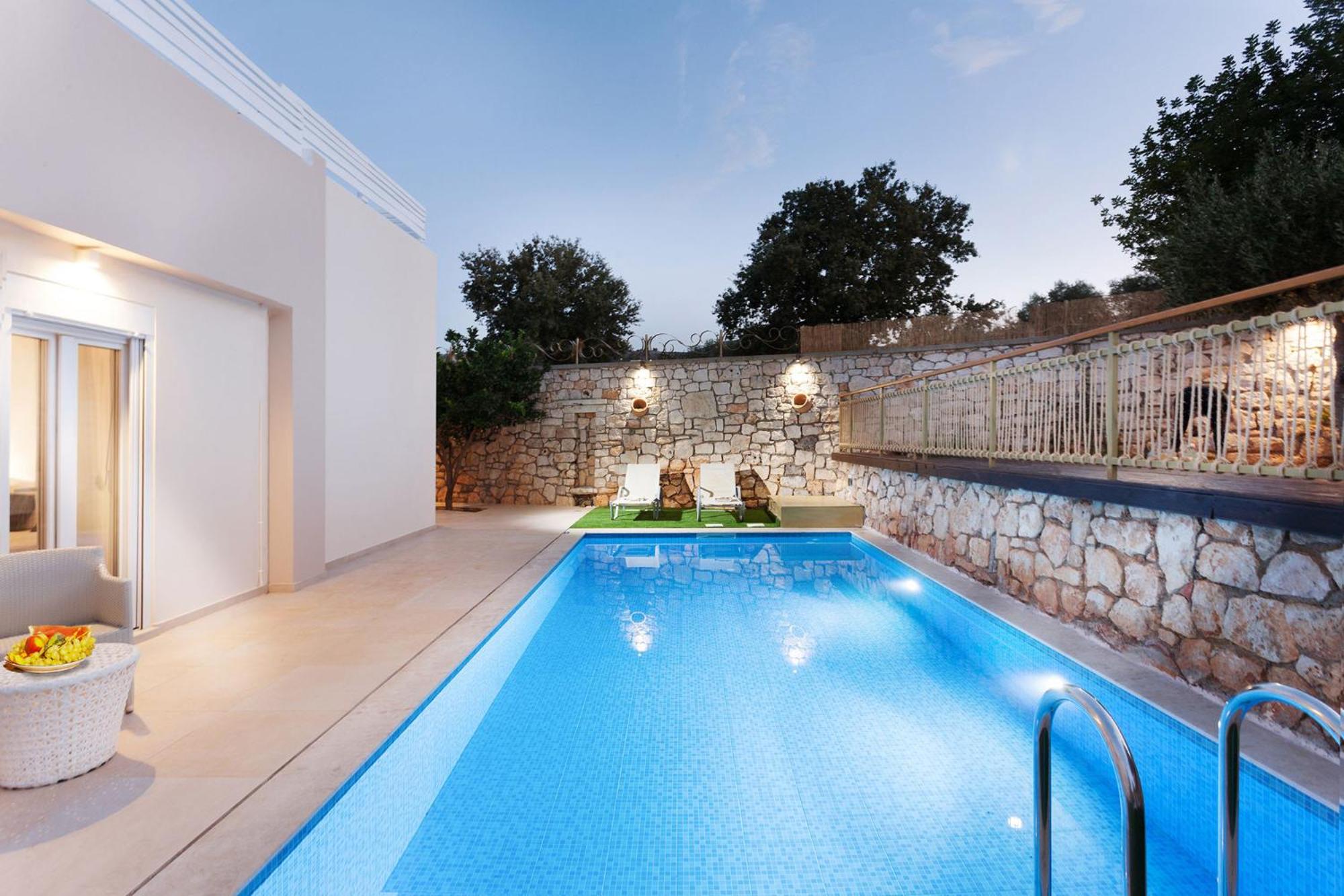 Villa Excesio - With Private Pool en Gerani — recepcion & lobby