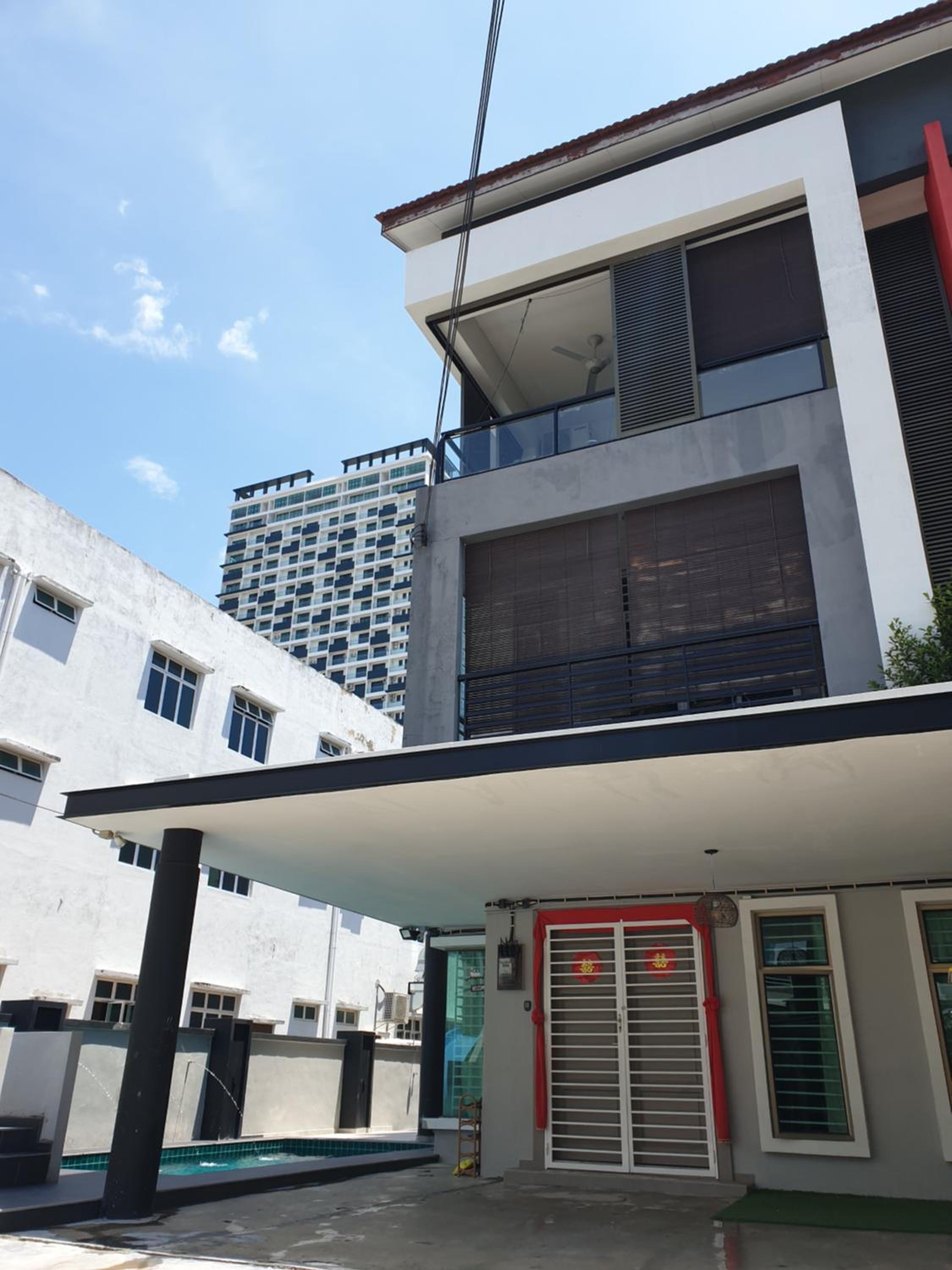 LeParis Swimming pool KTV BBQ Jonker 88 homestay photo 2