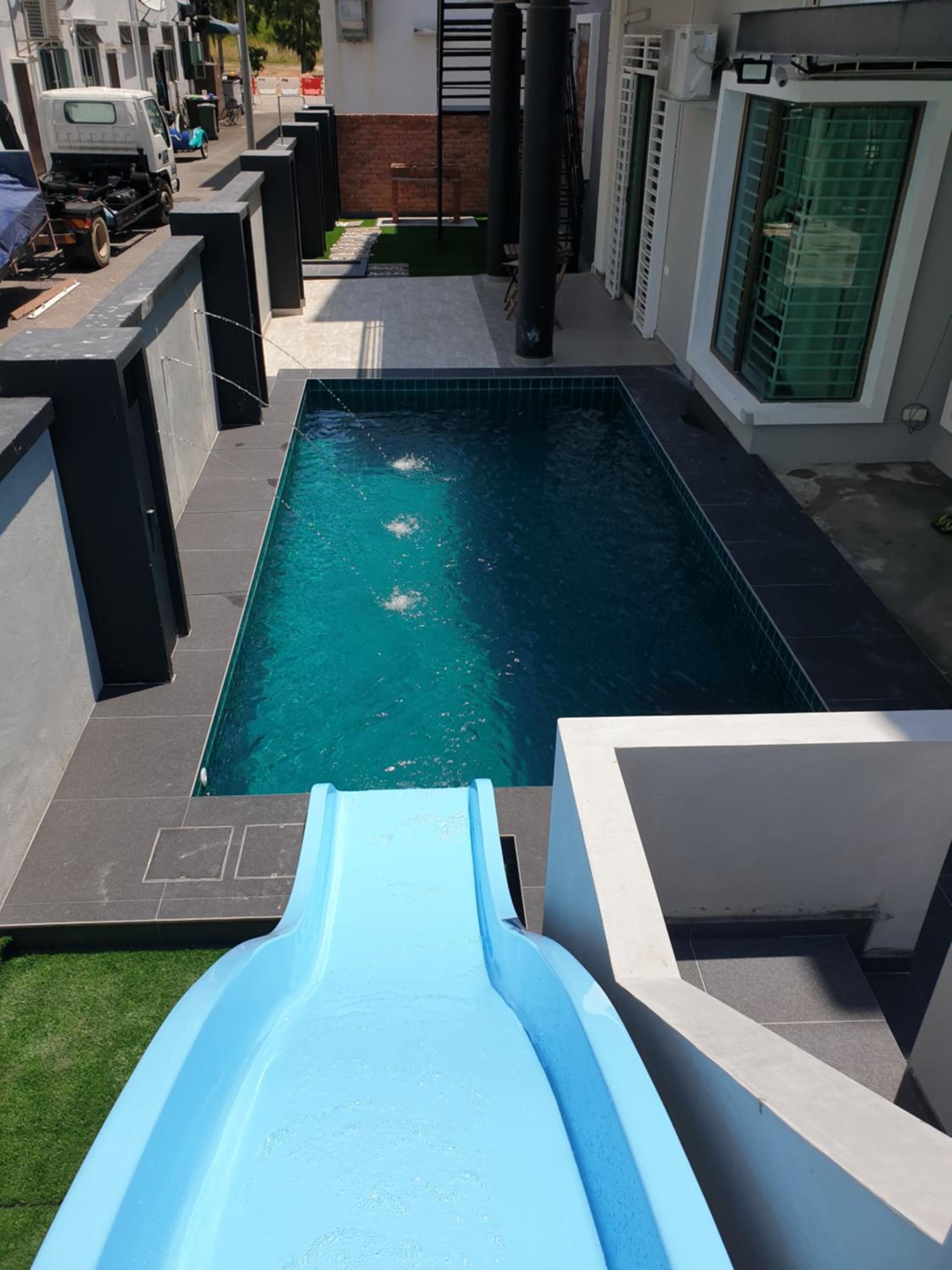 LeParis Swimming pool KTV BBQ Jonker 88 homestay photo 7