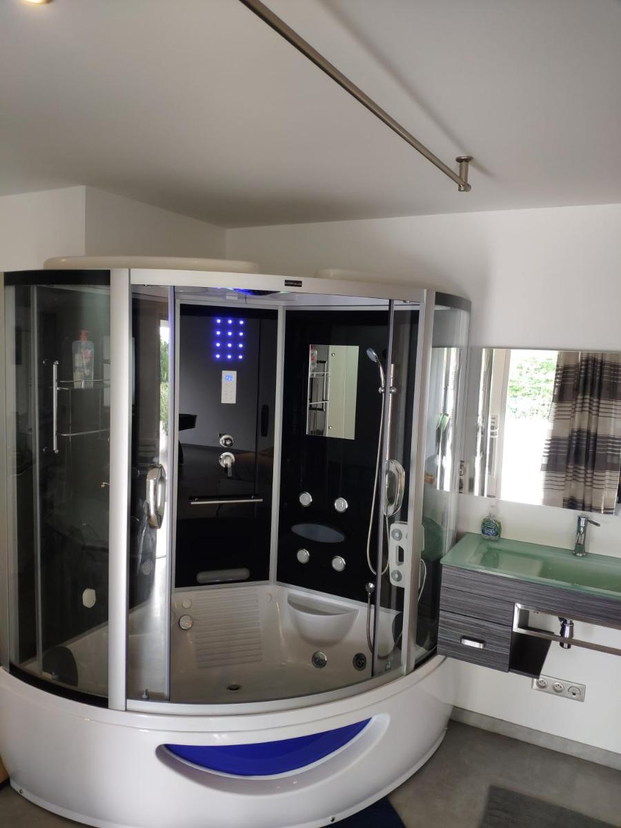 Loft Zen SPA Balneo Parking Sauna Hammam Billard view 4
