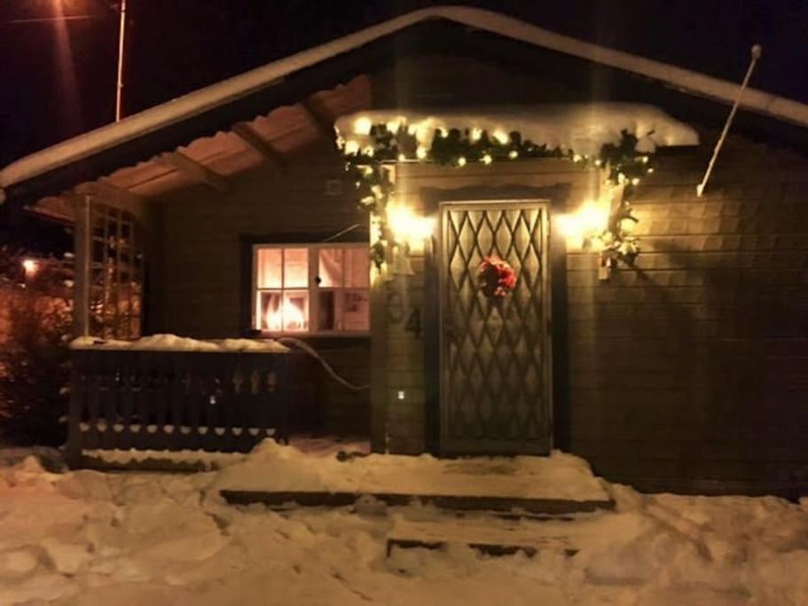 StugaNäraKungsberget - mysig stuga med kamin, grillkåta och vedbastu view 3