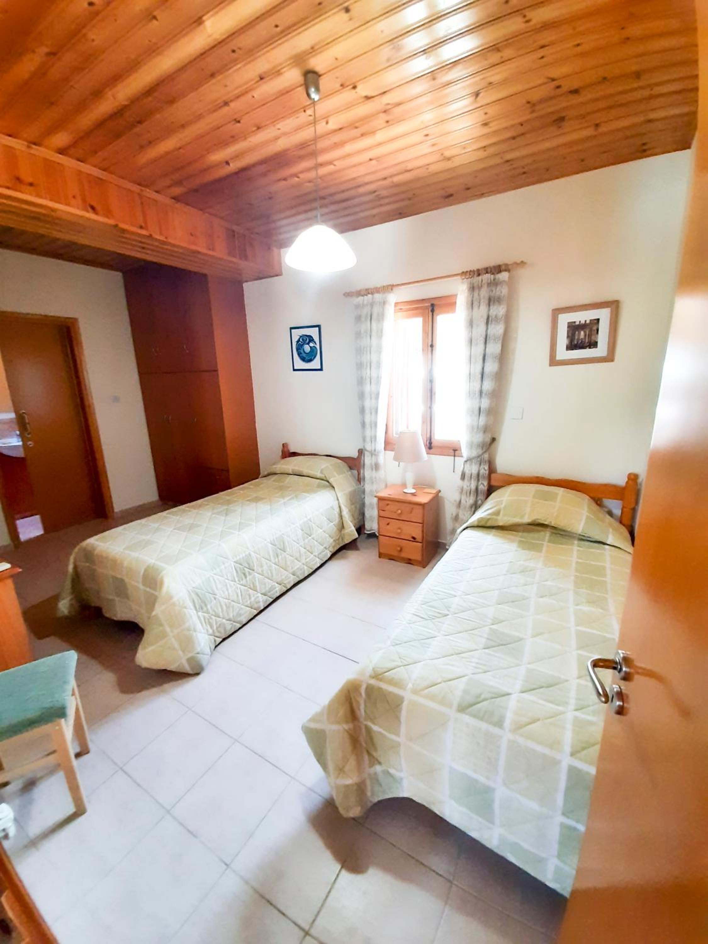 Kellaki Cottage - 2 bedroom with pool, sleeps 6