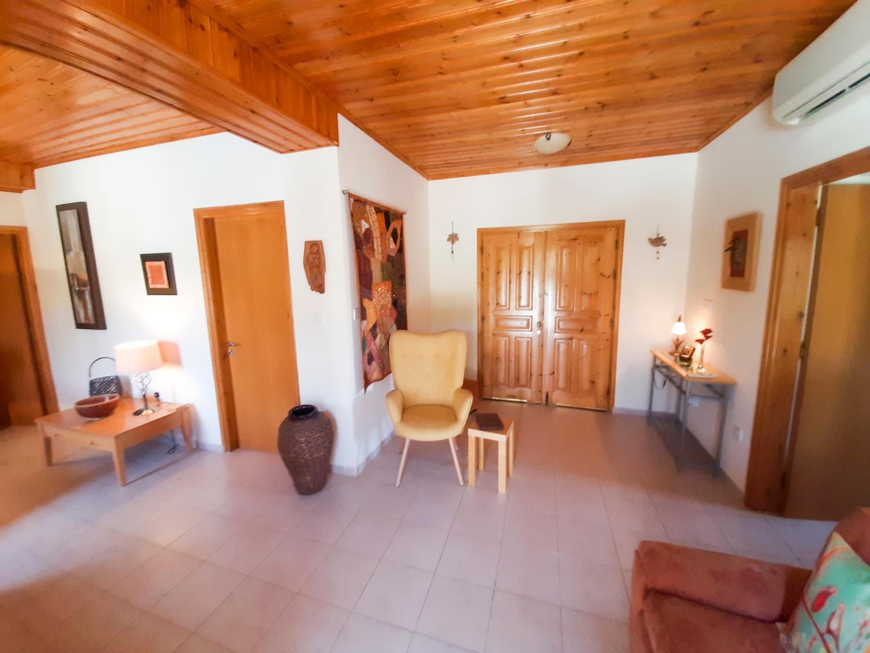 Kellaki Cottage - 2 bedroom with pool, sleeps 6
