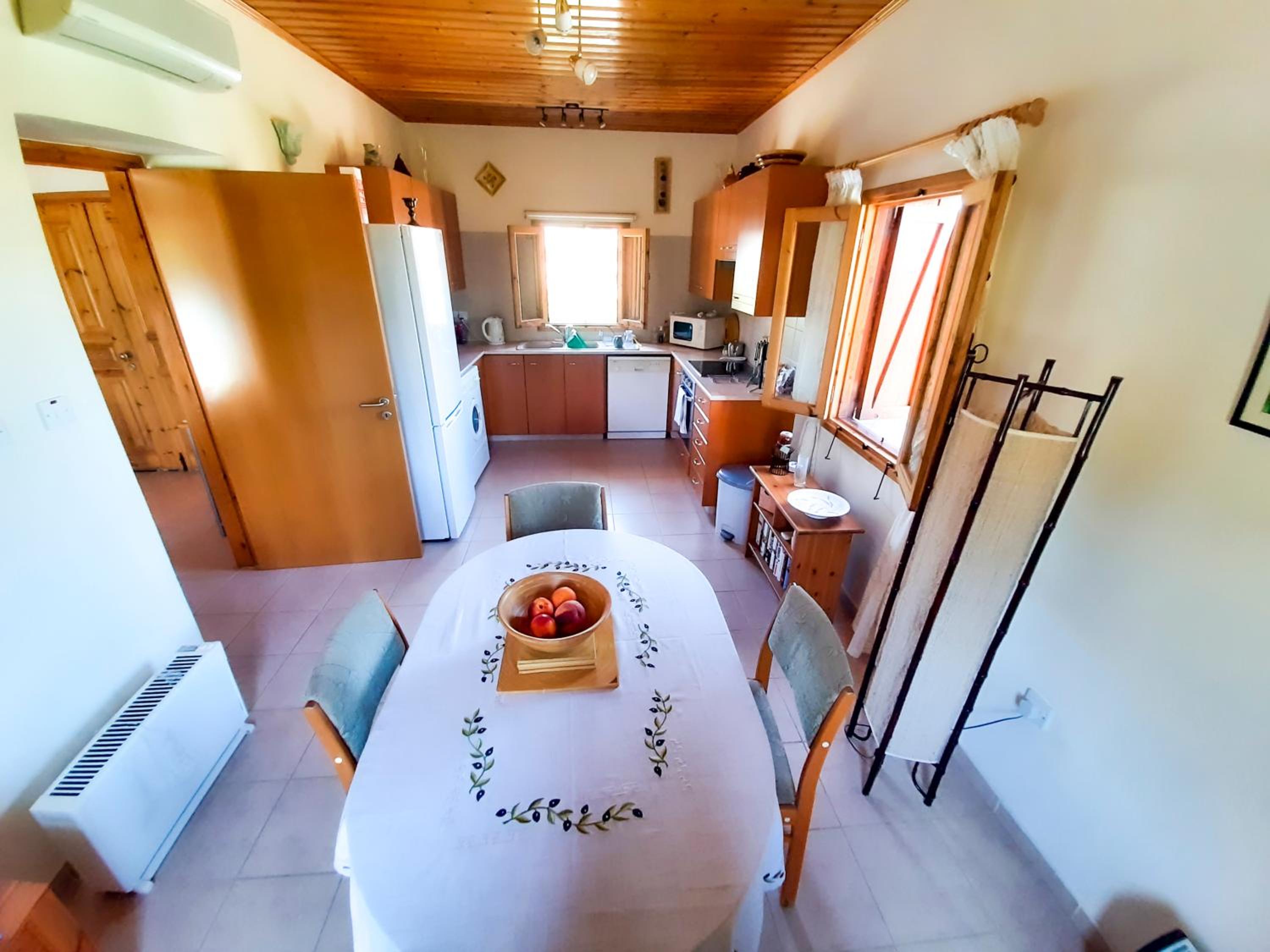 Kellaki Cottage - 2 bedroom with pool, sleeps 6