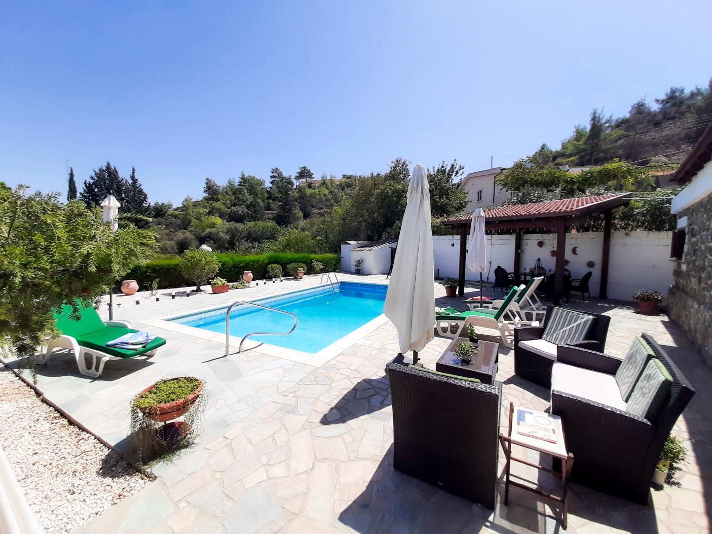 Kellaki Cottage - 2 bedroom with pool, sleeps 6