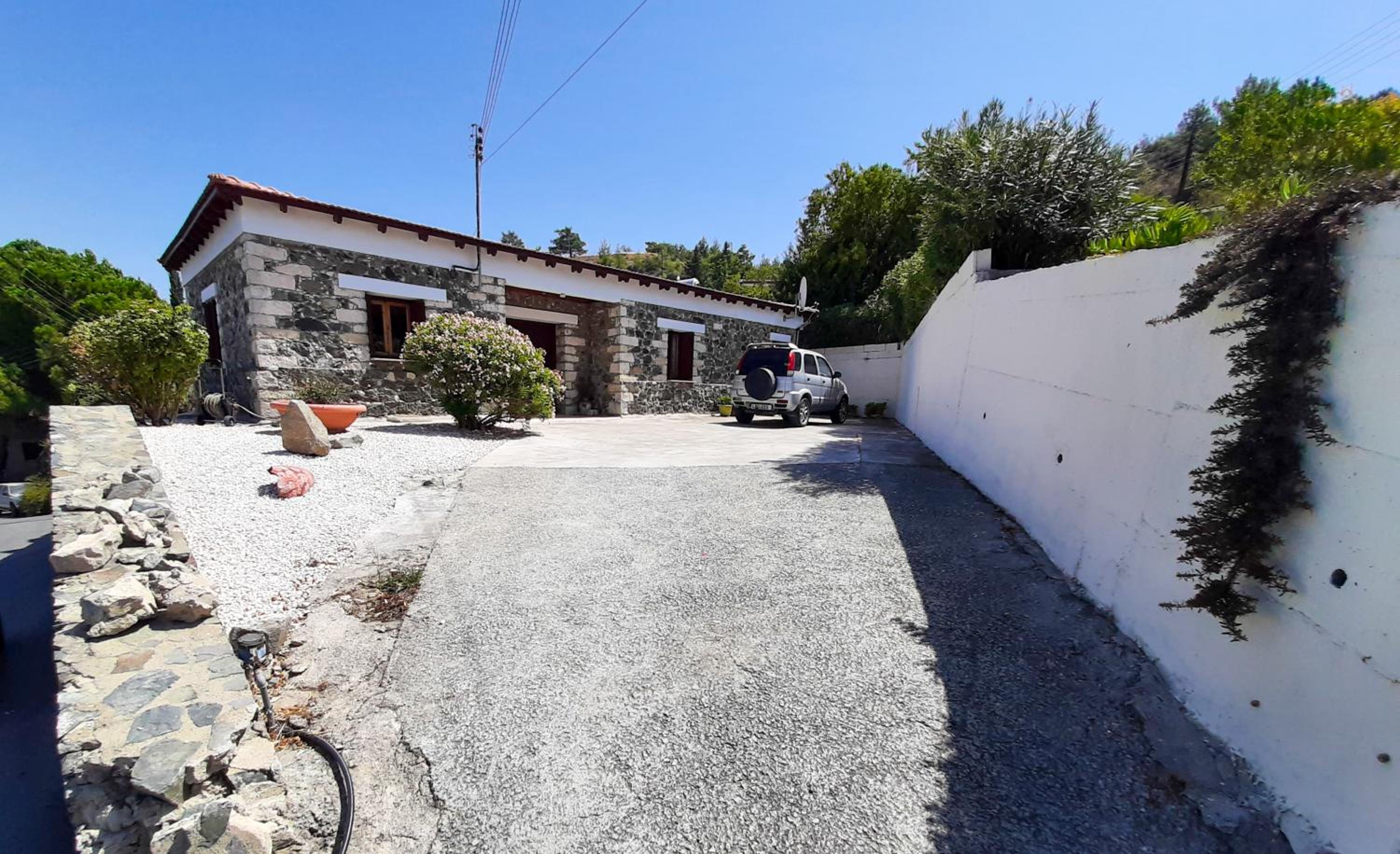 Kellaki Cottage - 2 bedroom with pool, sleeps 6