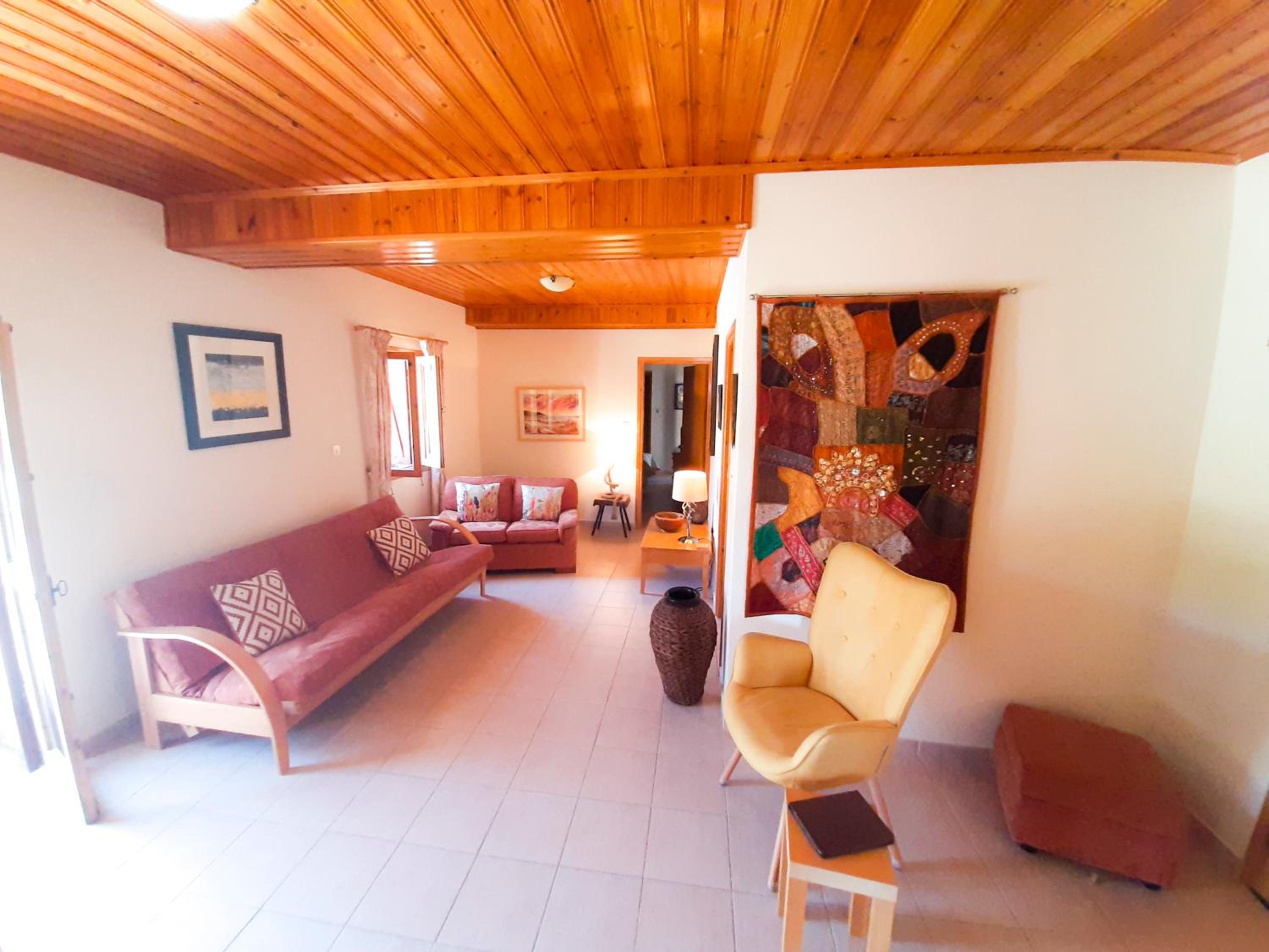 Kellaki Cottage - 2 bedroom with pool, sleeps 6