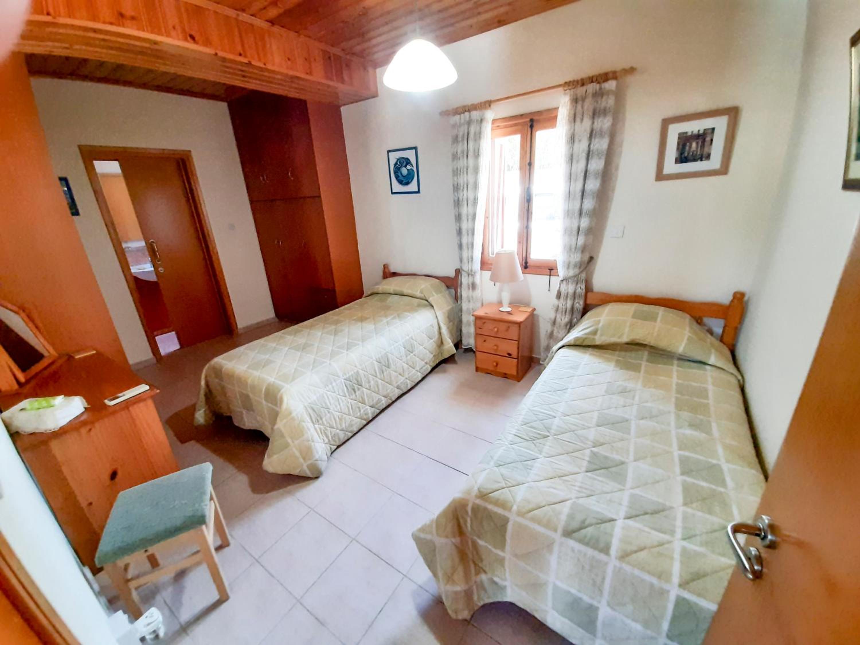 Kellaki Cottage - 2 bedroom with pool, sleeps 6
