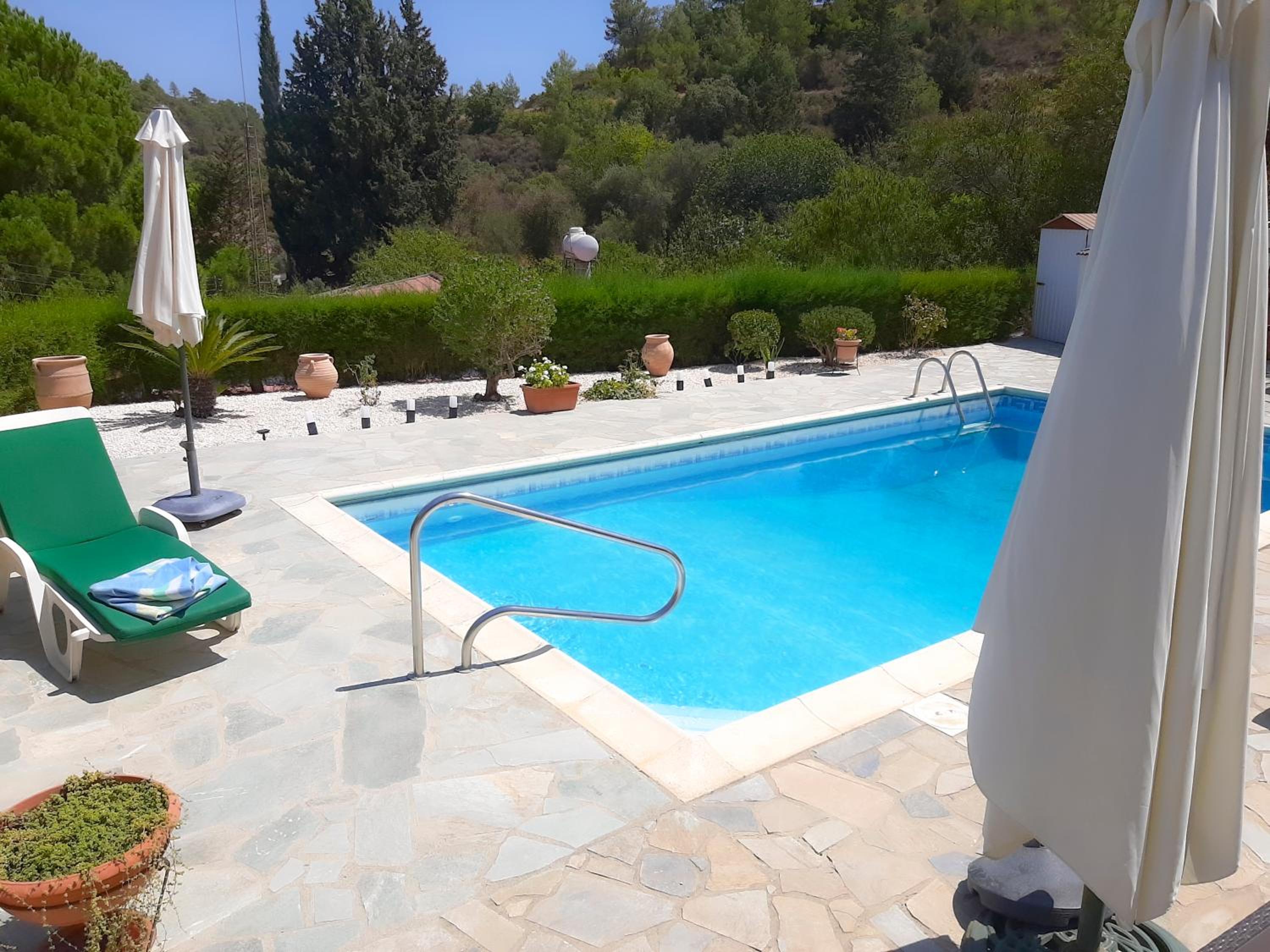Kellaki Cottage - 2 bedroom with pool, sleeps 6