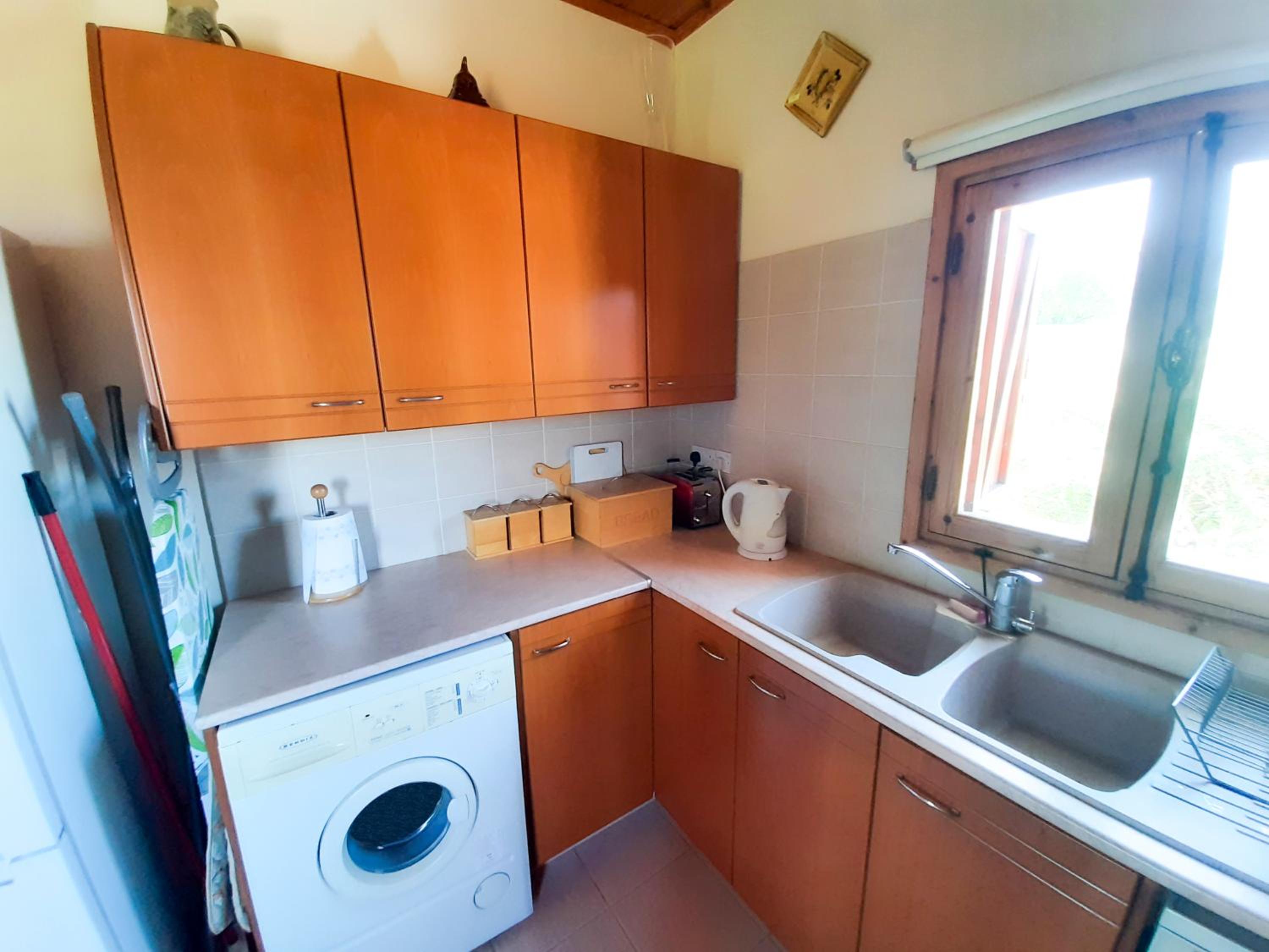 Kellaki Cottage - 2 bedroom with pool, sleeps 6