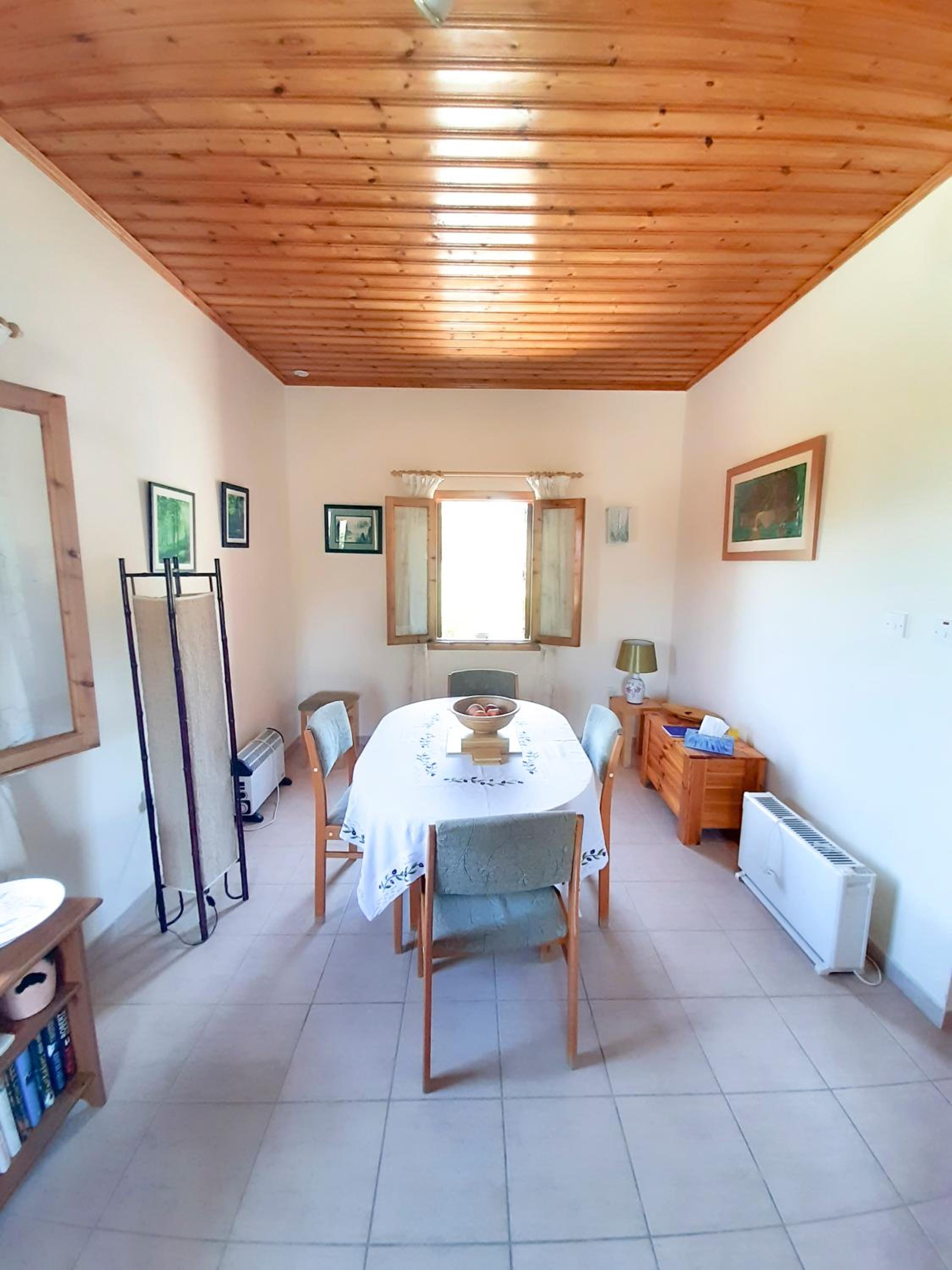 Kellaki Cottage - 2 bedroom with pool, sleeps 6