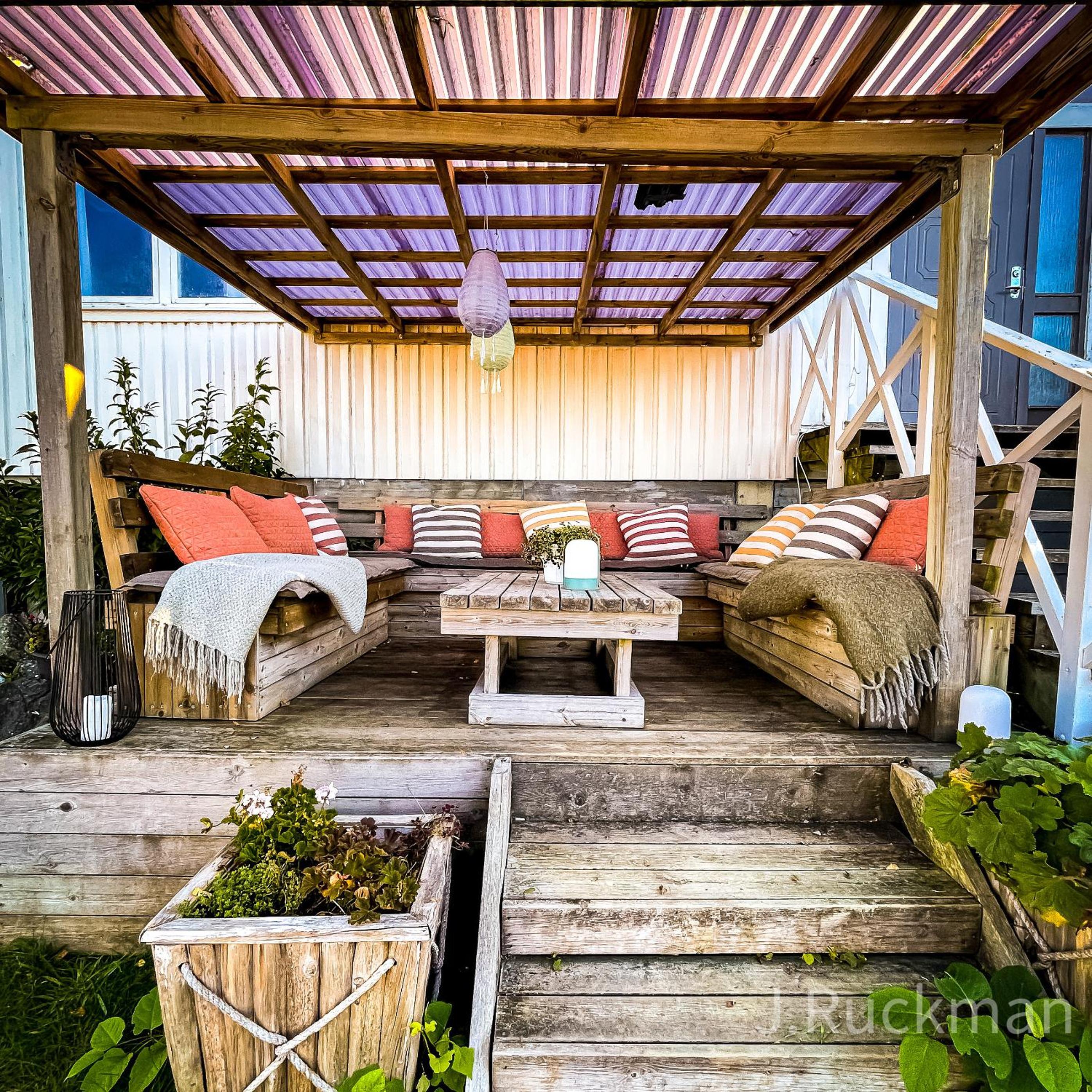 Surfviken Glamping and B&B