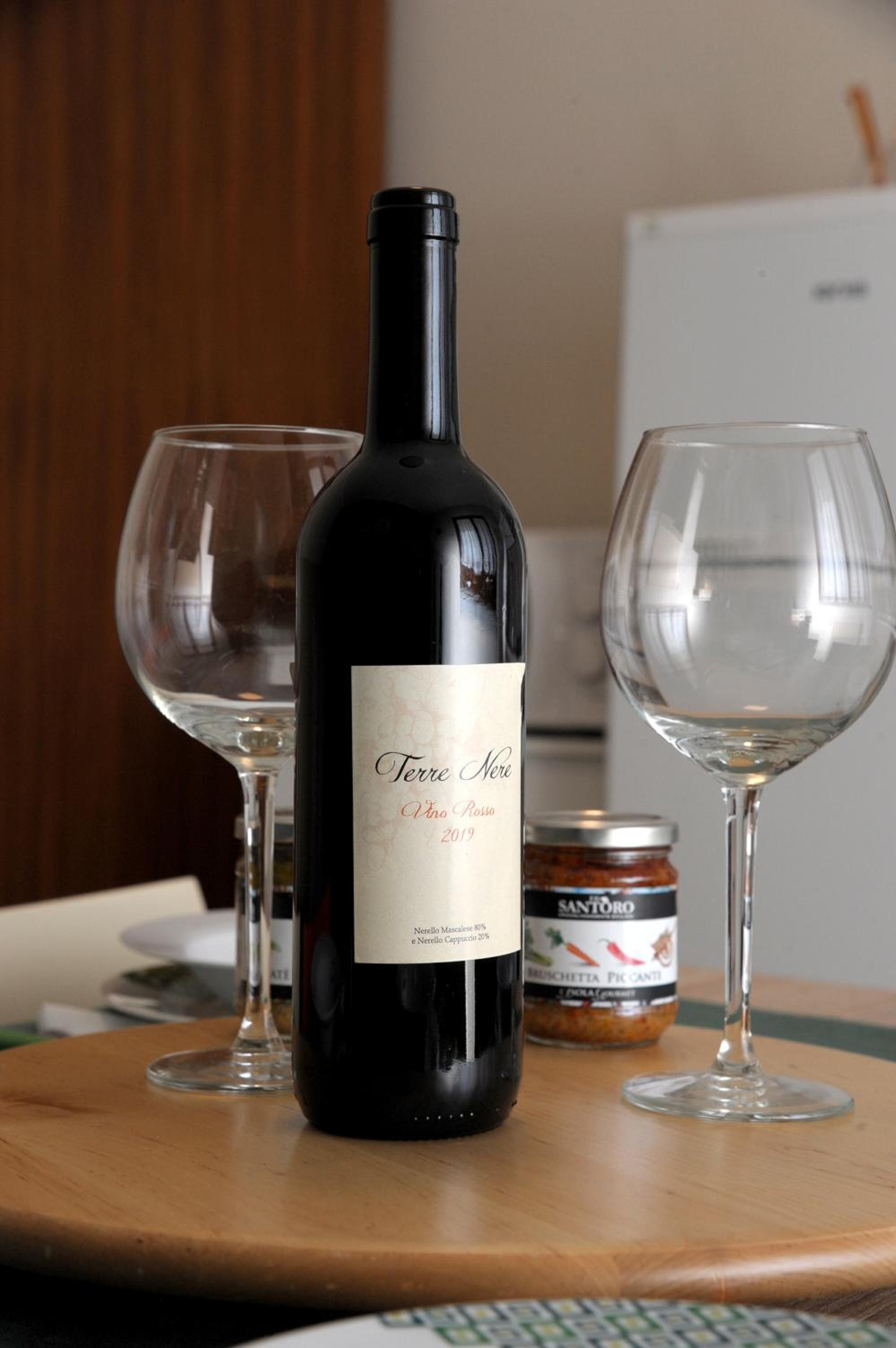 Etnasentieri Wine house on Etna mount