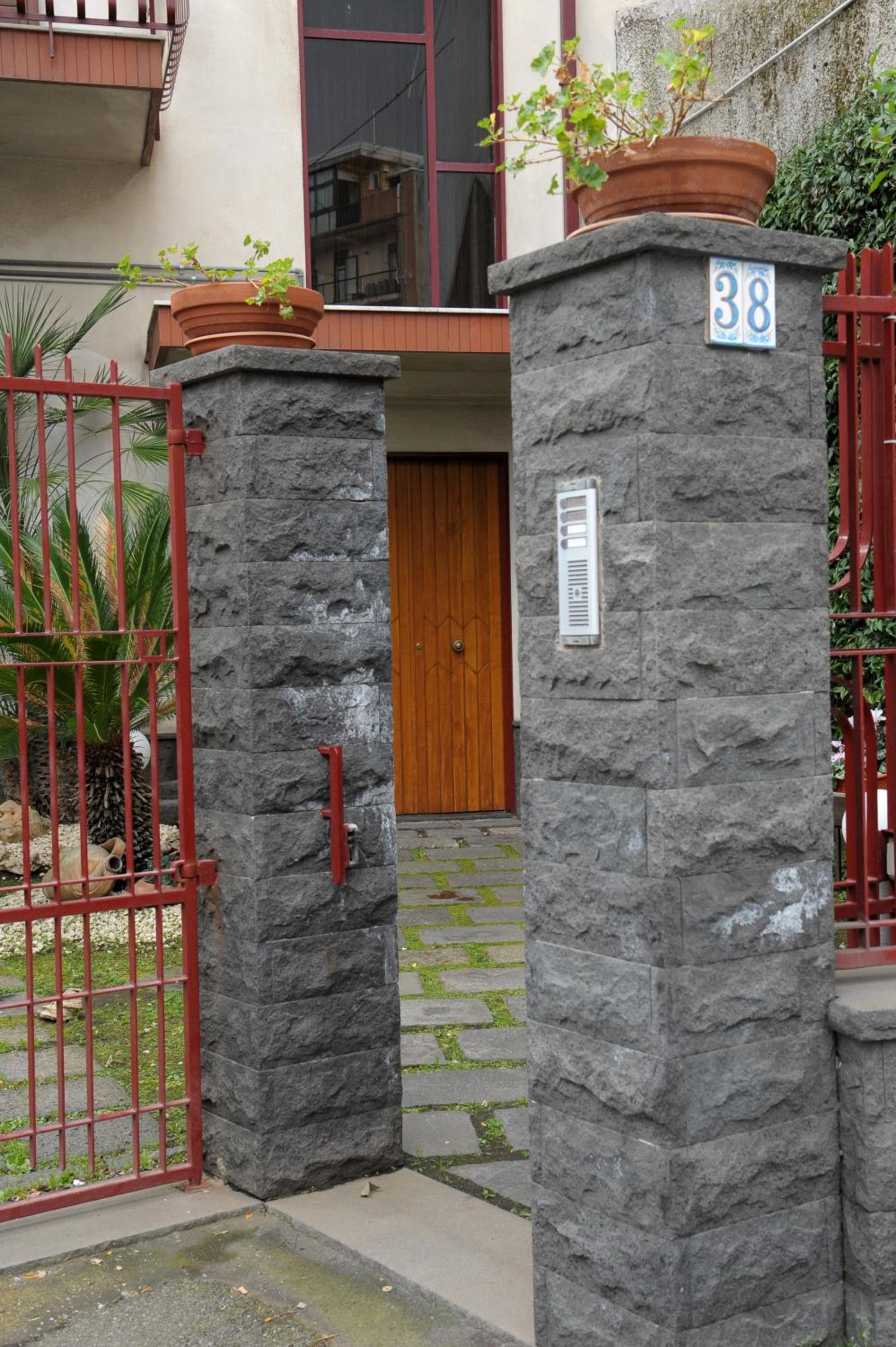 Etnasentieri Wine house on Etna mount
