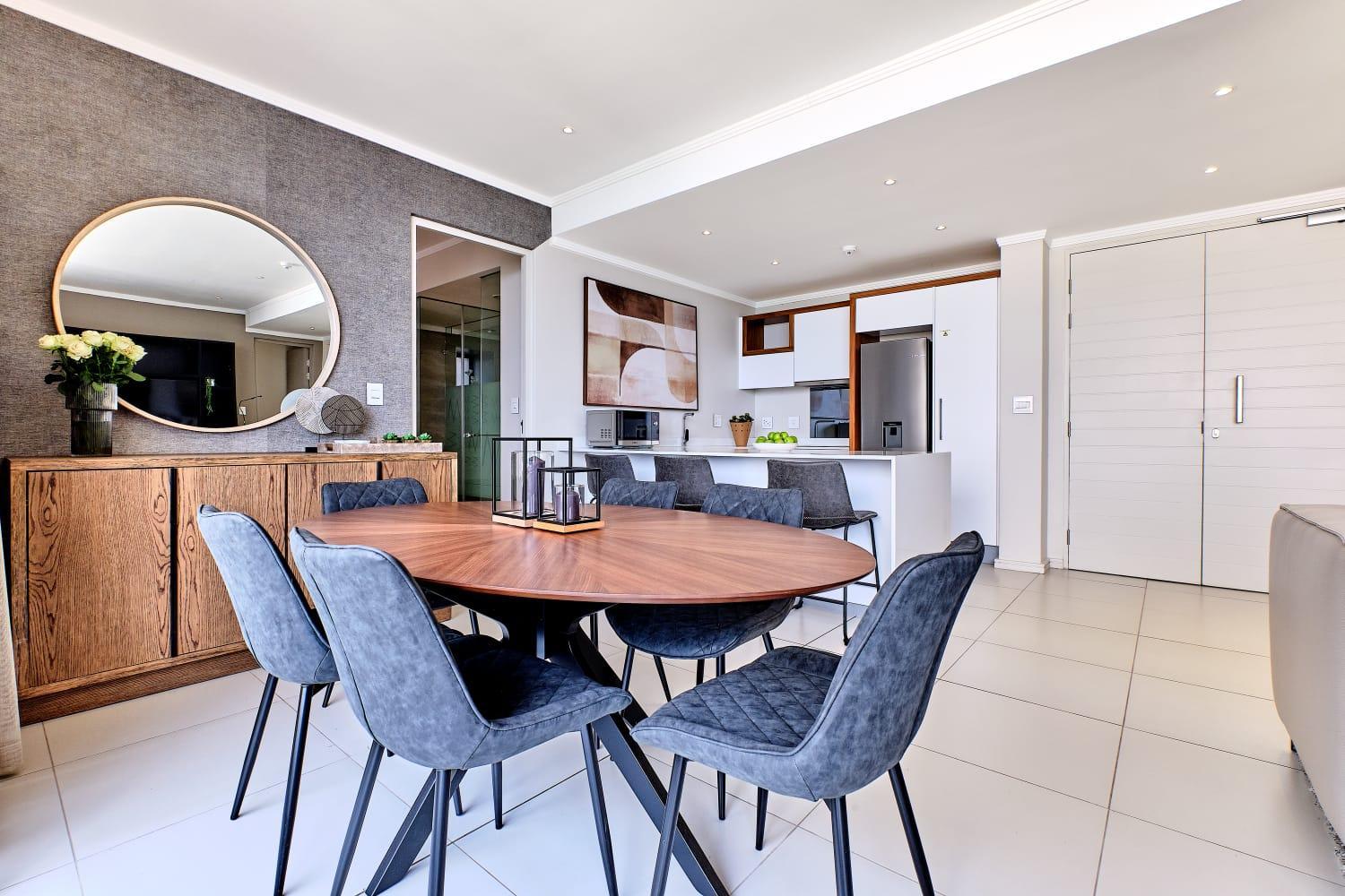 La Vista Dream Apartments Luxury & Modern with City View and Inverter back up!