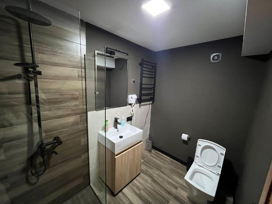Paskunji Marshall Apartment view 4